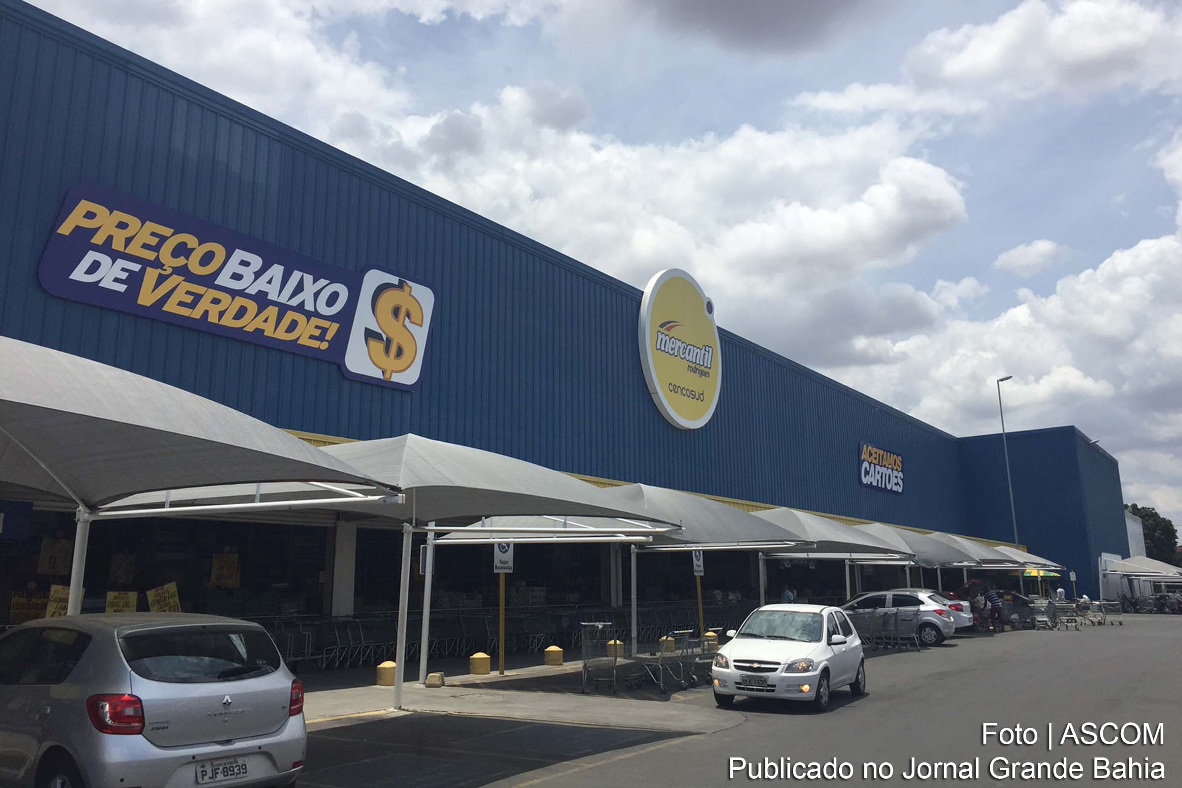 Fachada do Mercantil Rodrigues, da Av. Maria Quitéria, no Bairro Kalilândia, em Feira de Santana.