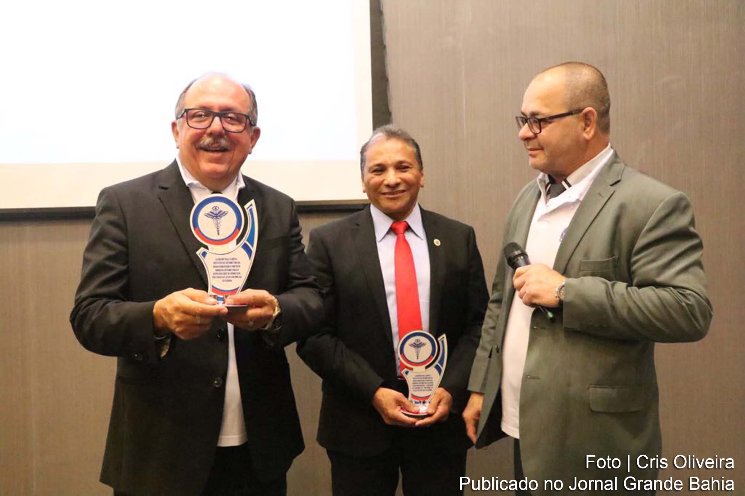 Deputado José de Arimateia recebe homenagem dos representantes dos Optometria do Estado da Bahia.