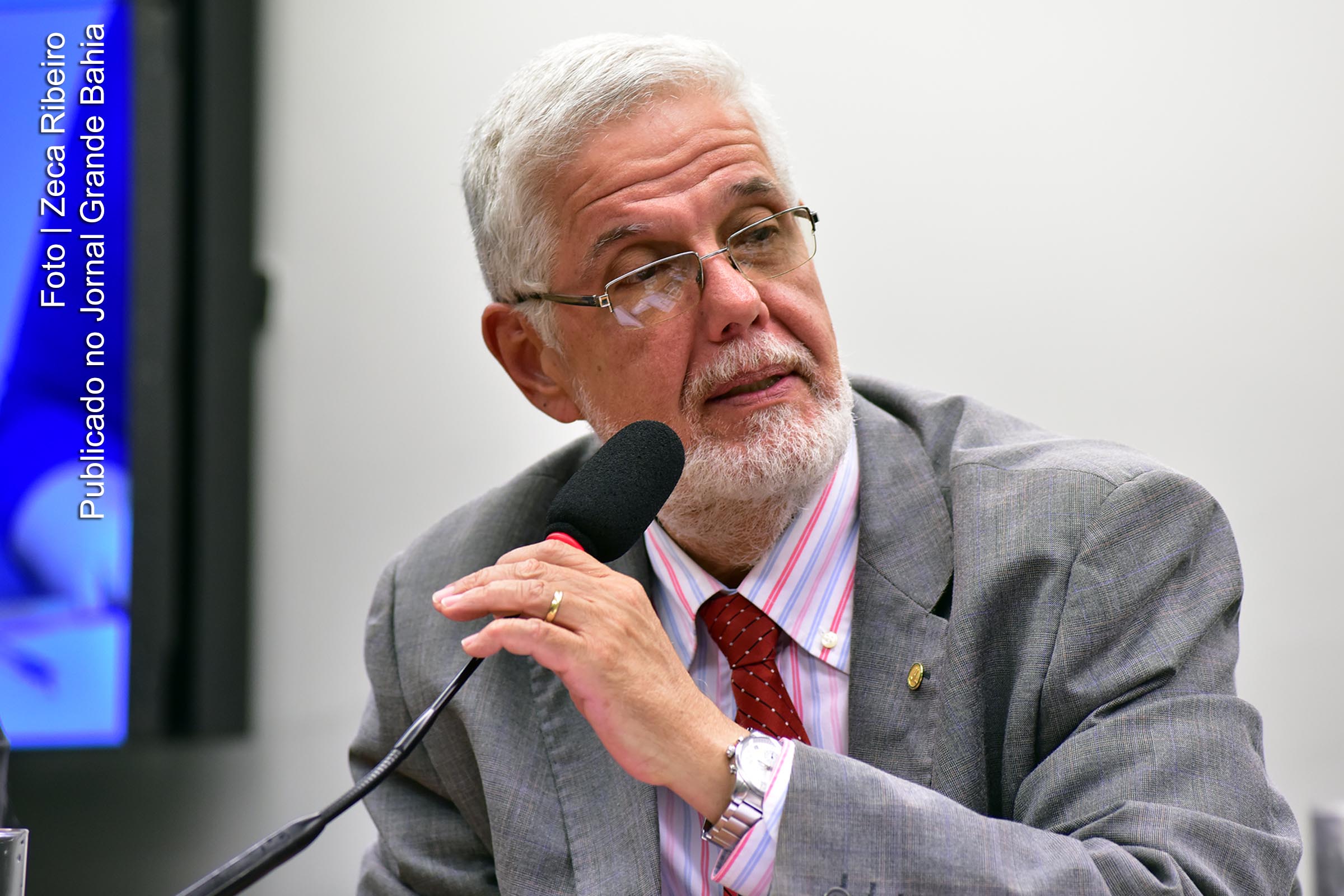 Ex-executivos, delatores da Odebrecht, confessaram entrega de propina ao prefeito de ACM Neto, investigação precisa ser acelerada, diz deputado Jorge Solla.