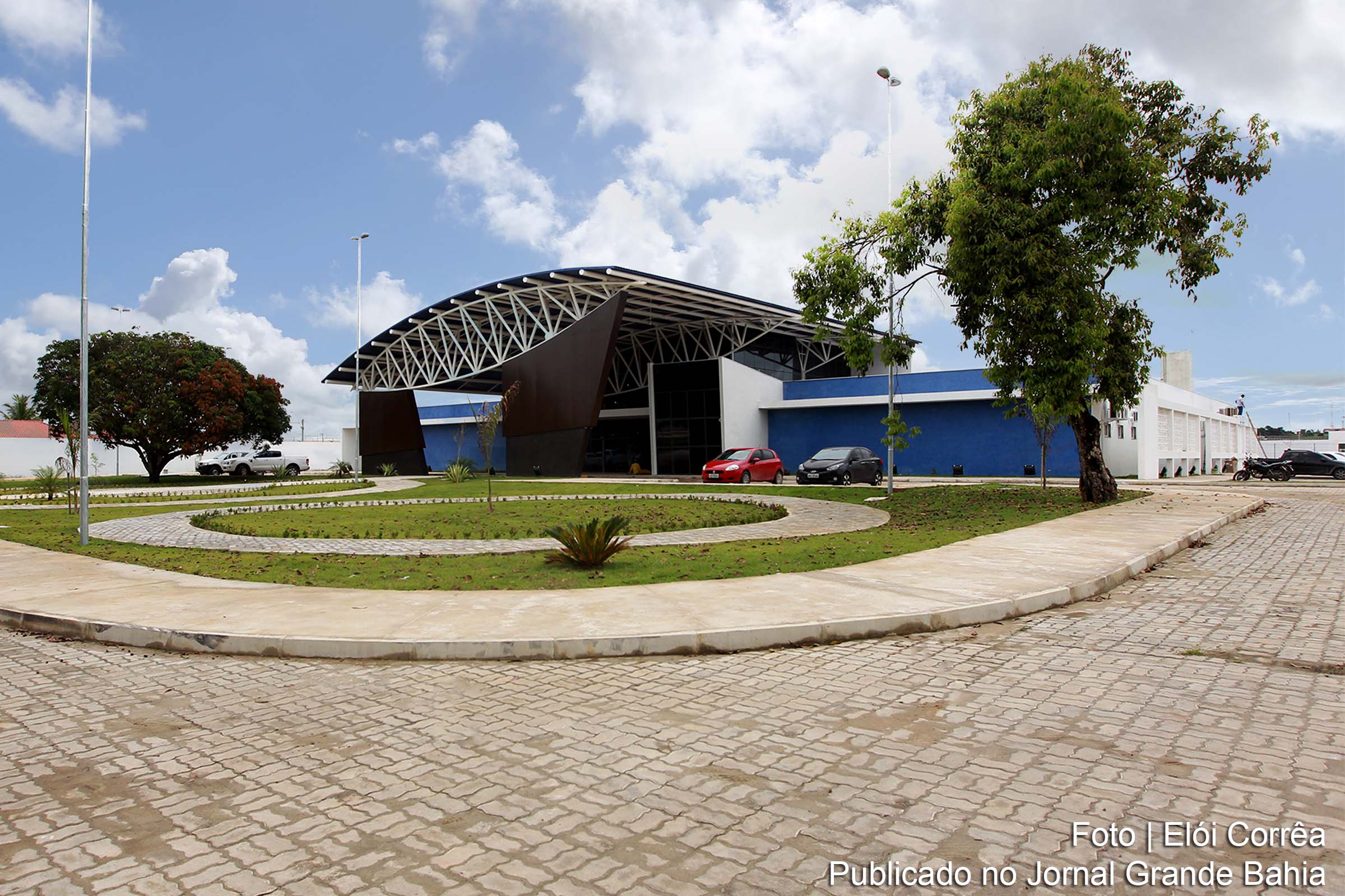 Policlínica localizada em Teixeira de Freitas.