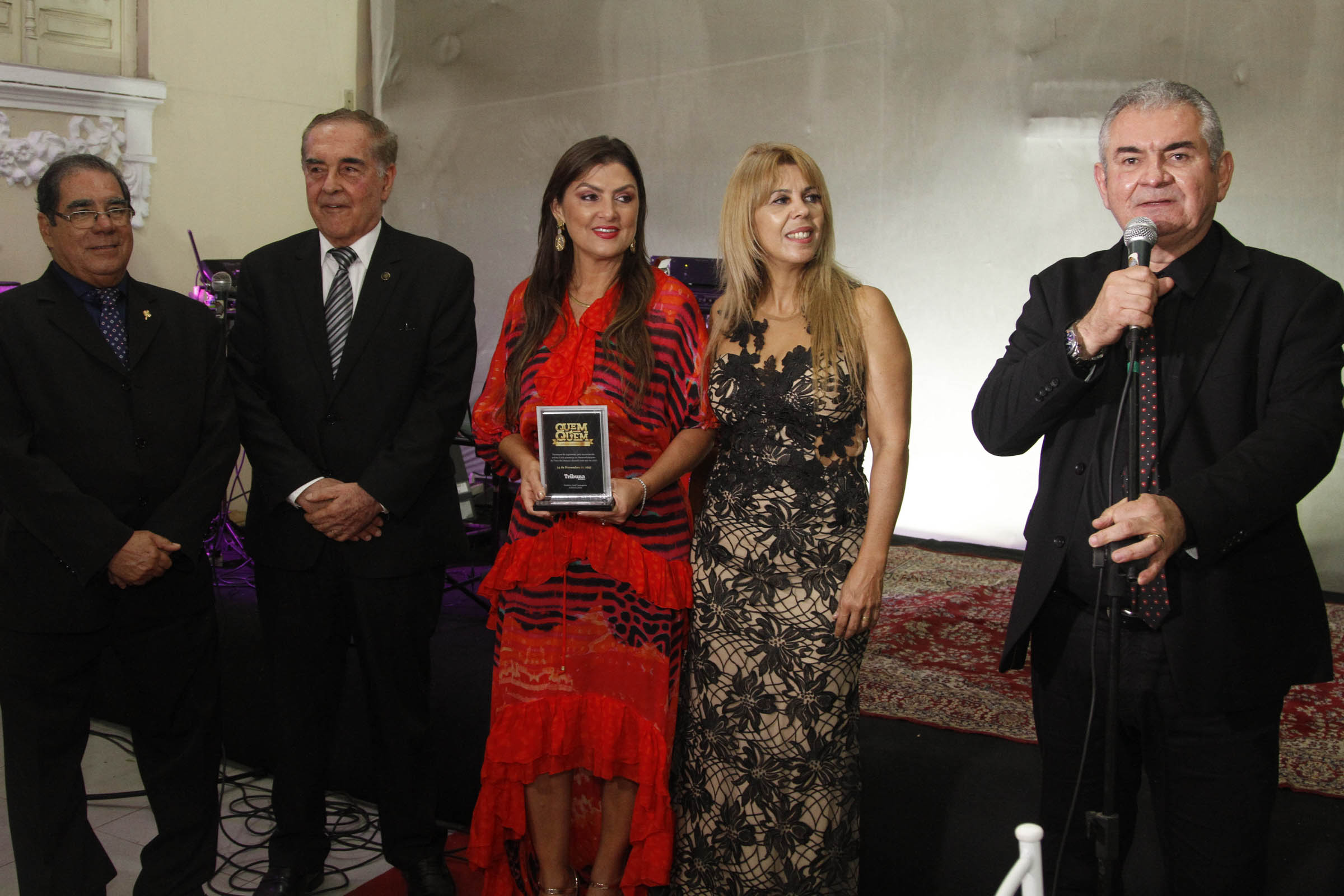 Deputado Ângelo Coronel recebe troféu ‘Quem é Quem’.