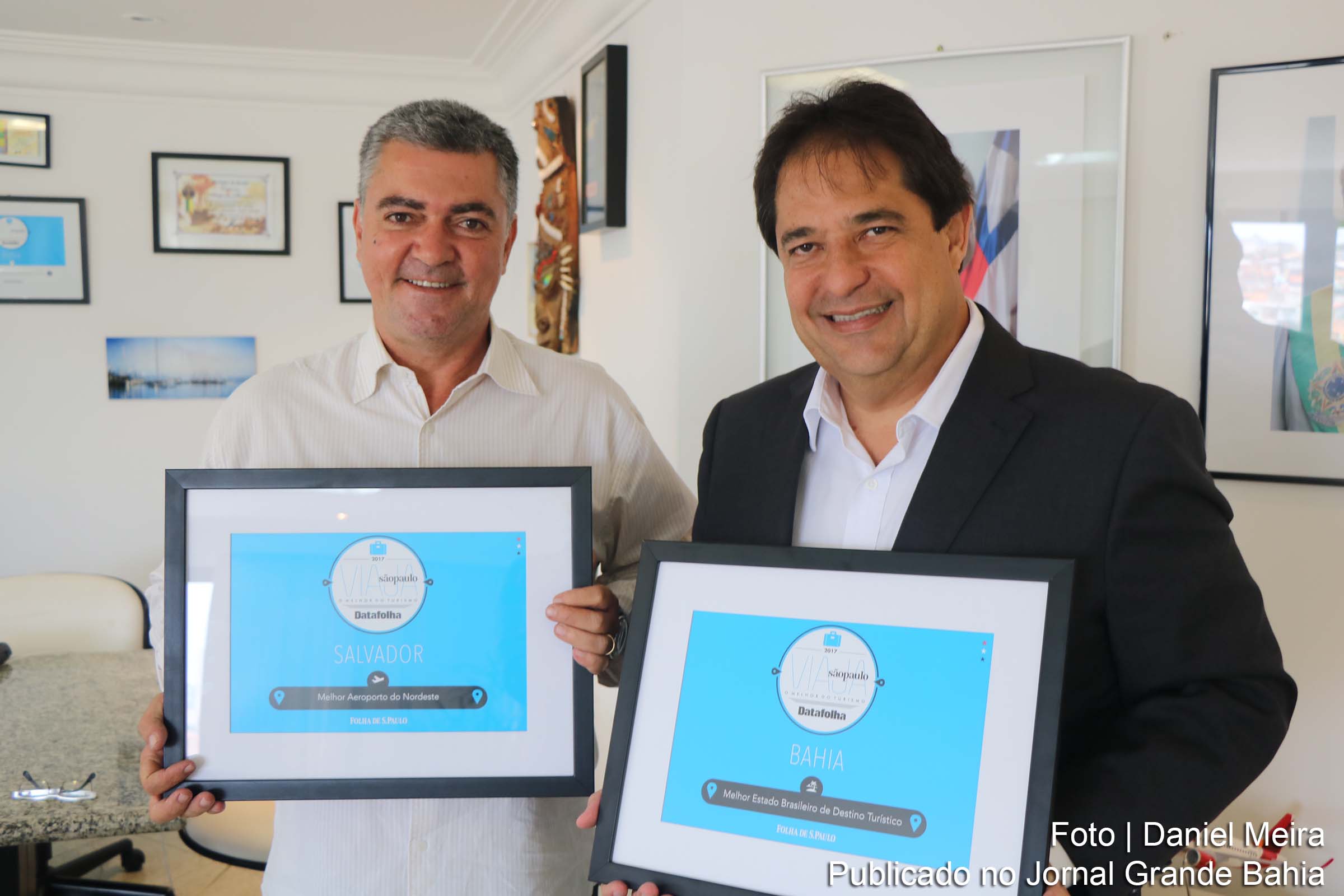 Grupo Folha de São Paulo premia Secretaria do Turismo do Estado da Bahia pela eleição da Bahia como destino preferido dos paulistas para viagens pelo Brasil e por abrigar o aeroporto internacional de Salvador.