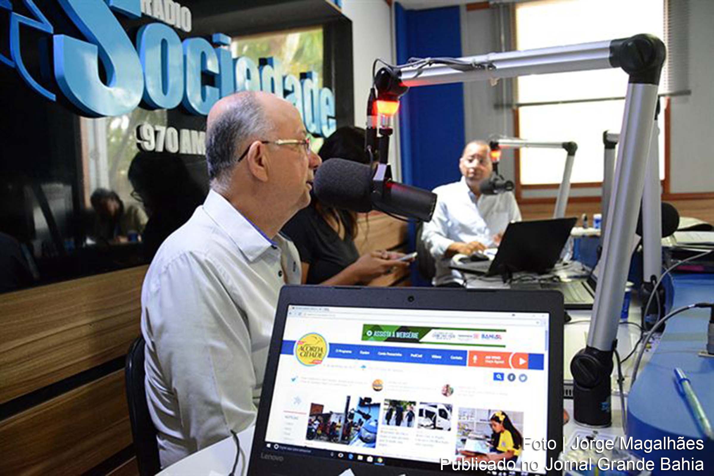 Prefeito José Ronaldo afirma, durante entrevista concedida ao Programa Acorda Cidade, que o Shopping de Feira de Santana não será explorado por comerciantes estrangeiros.