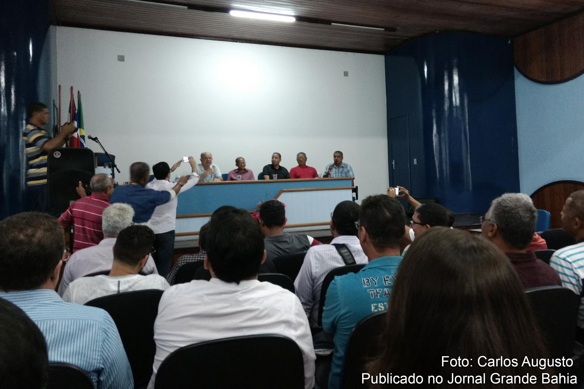 Encontro ente o prefeito José Ronaldo e a imprensa de Feira de Santana foi demarcado pela orientação de ataque ao governador Rui Costa.