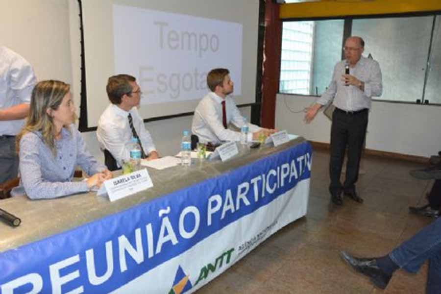 Prefeito José Ronaldo participa de debate com a ViaBahia.
