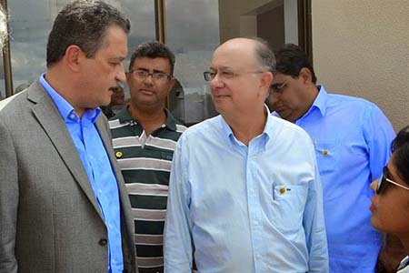 O governador Rui Costa elogiou o prefeito José Ronaldo de Carvalho fazendo um comparativo de suas atitudes com a de outros políticos.