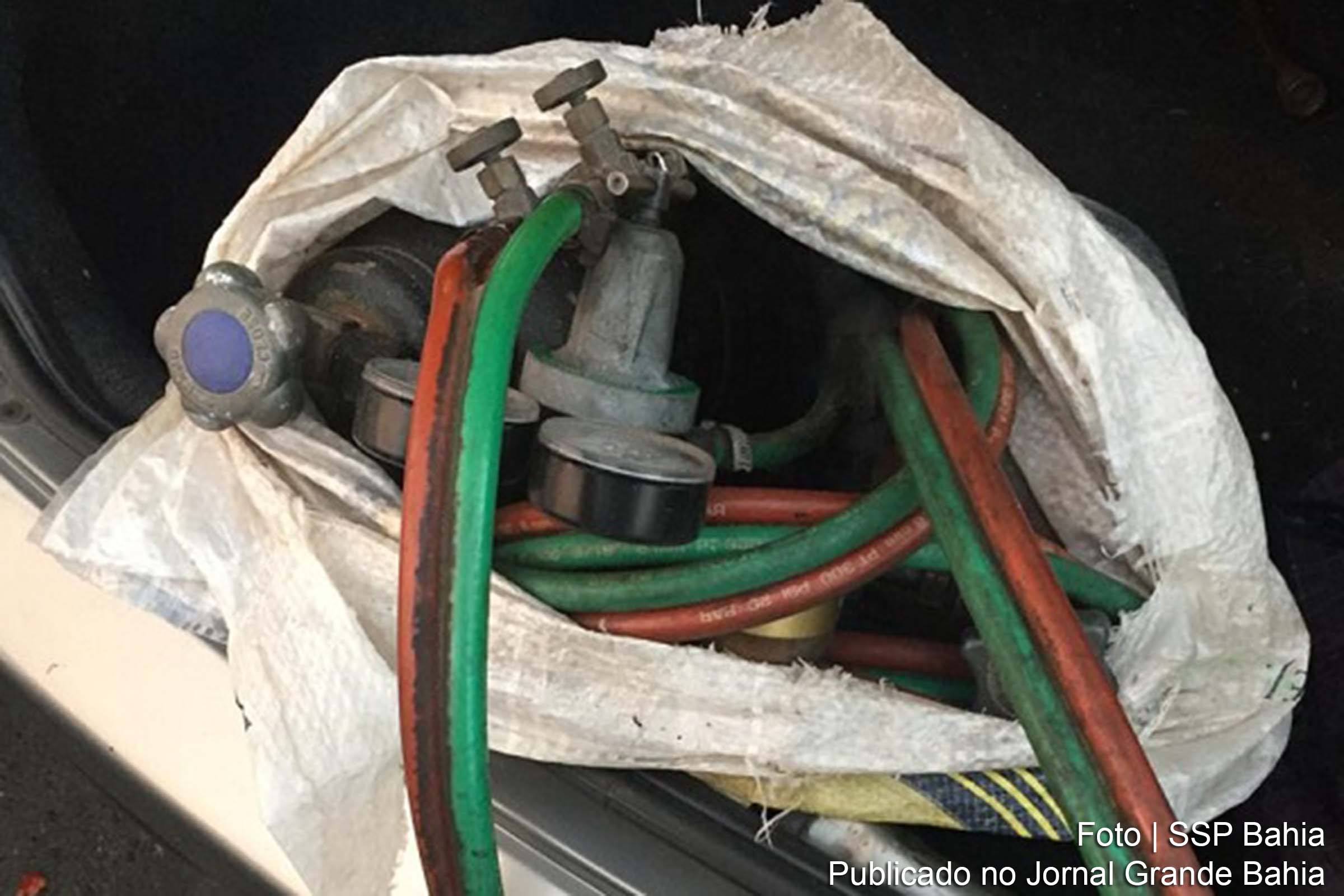 Materiais apreendidos pelo Departamento de Repressão e Combate ao Crime Organizado (Draco) da Polícia Civil, em Salvador.
