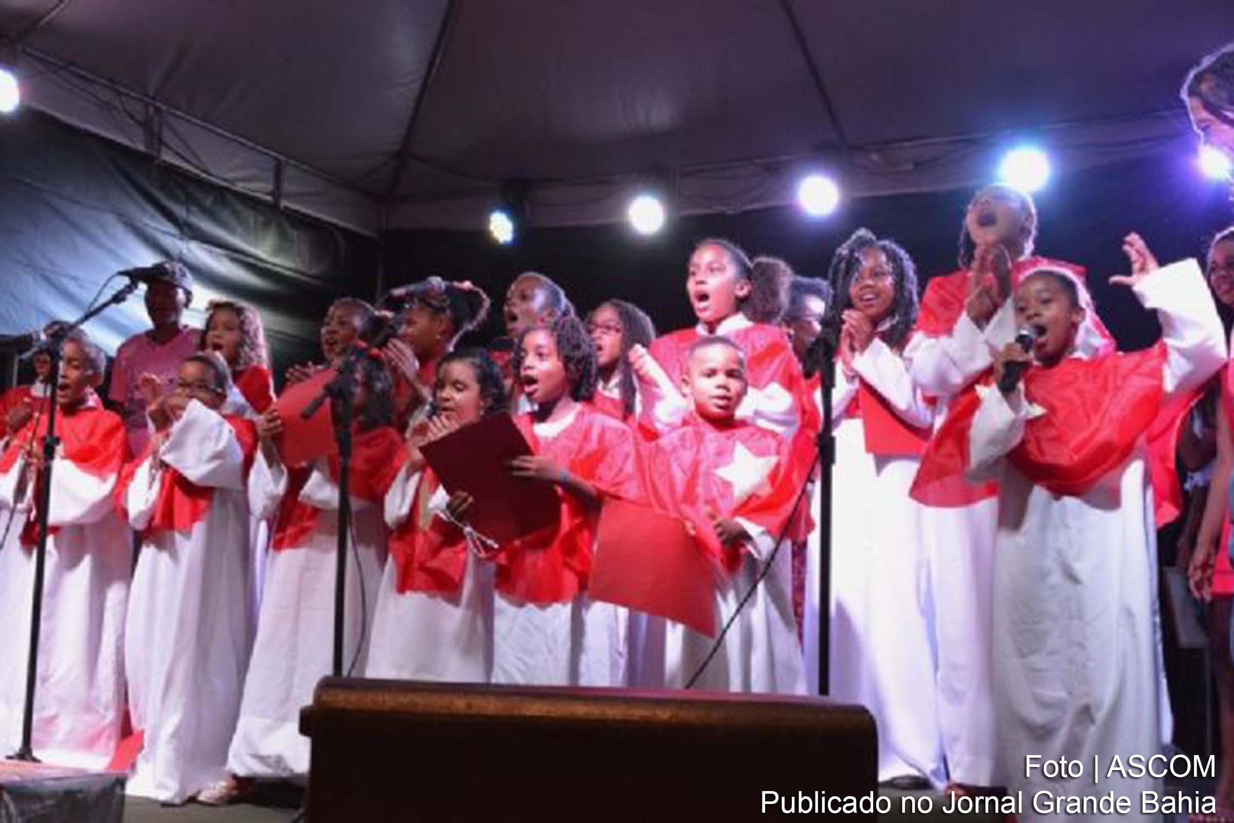 Apresentação do Coral Menino Jesus no Natal Encantado no Distrito de Humildes, localizado em Feira de Santana.