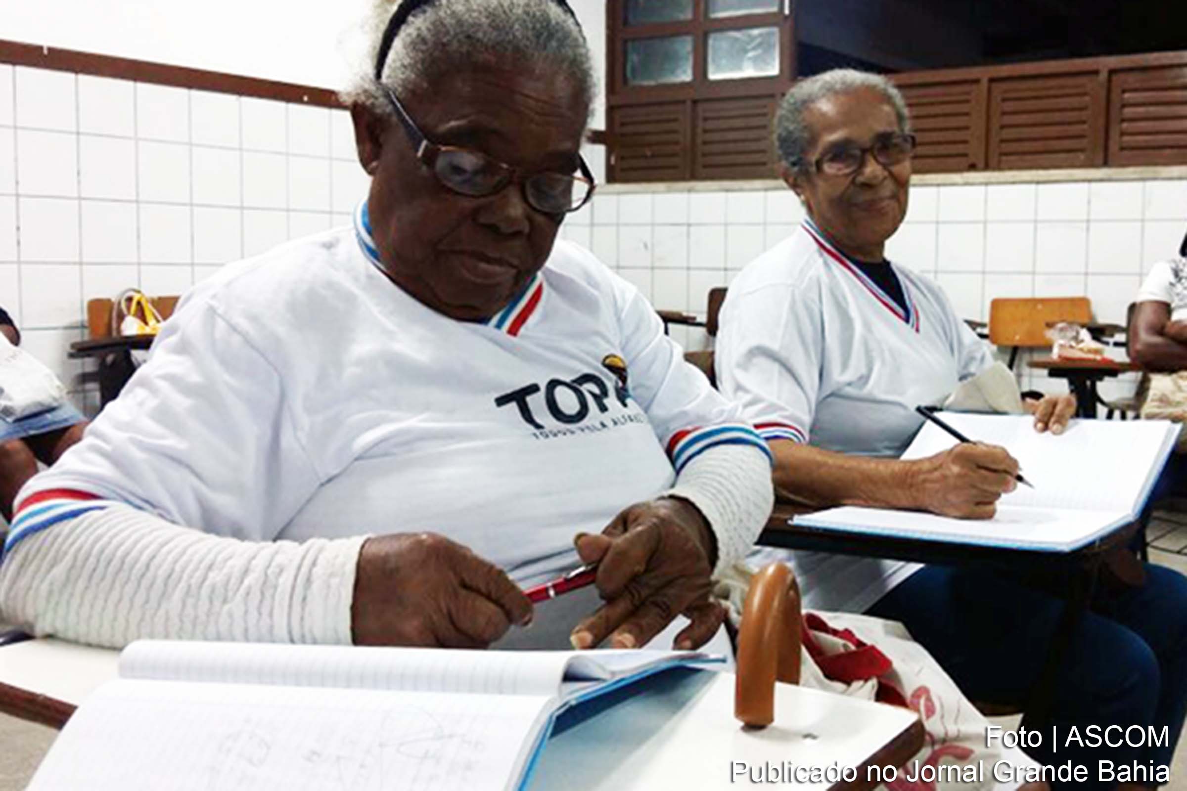 Estudantes do Programa Todos Pela Educação (TOPA).