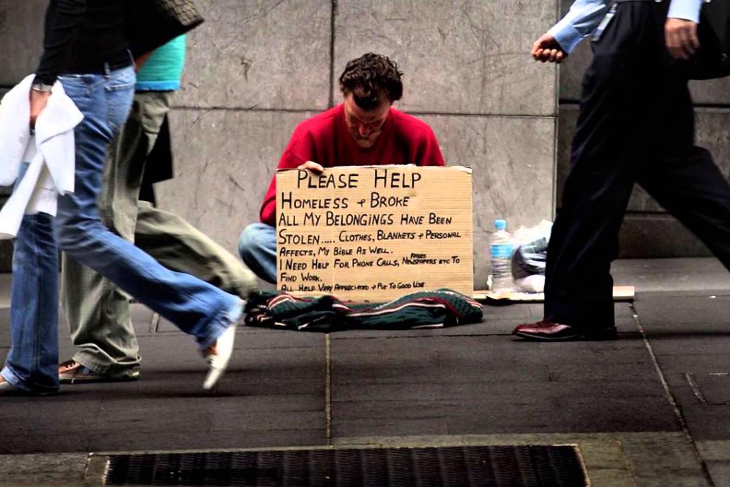 Sem teto estadunidense (homeless). Desigualdade e concentração de renda afeta qualidade de vida nos Estados Unidos da América.