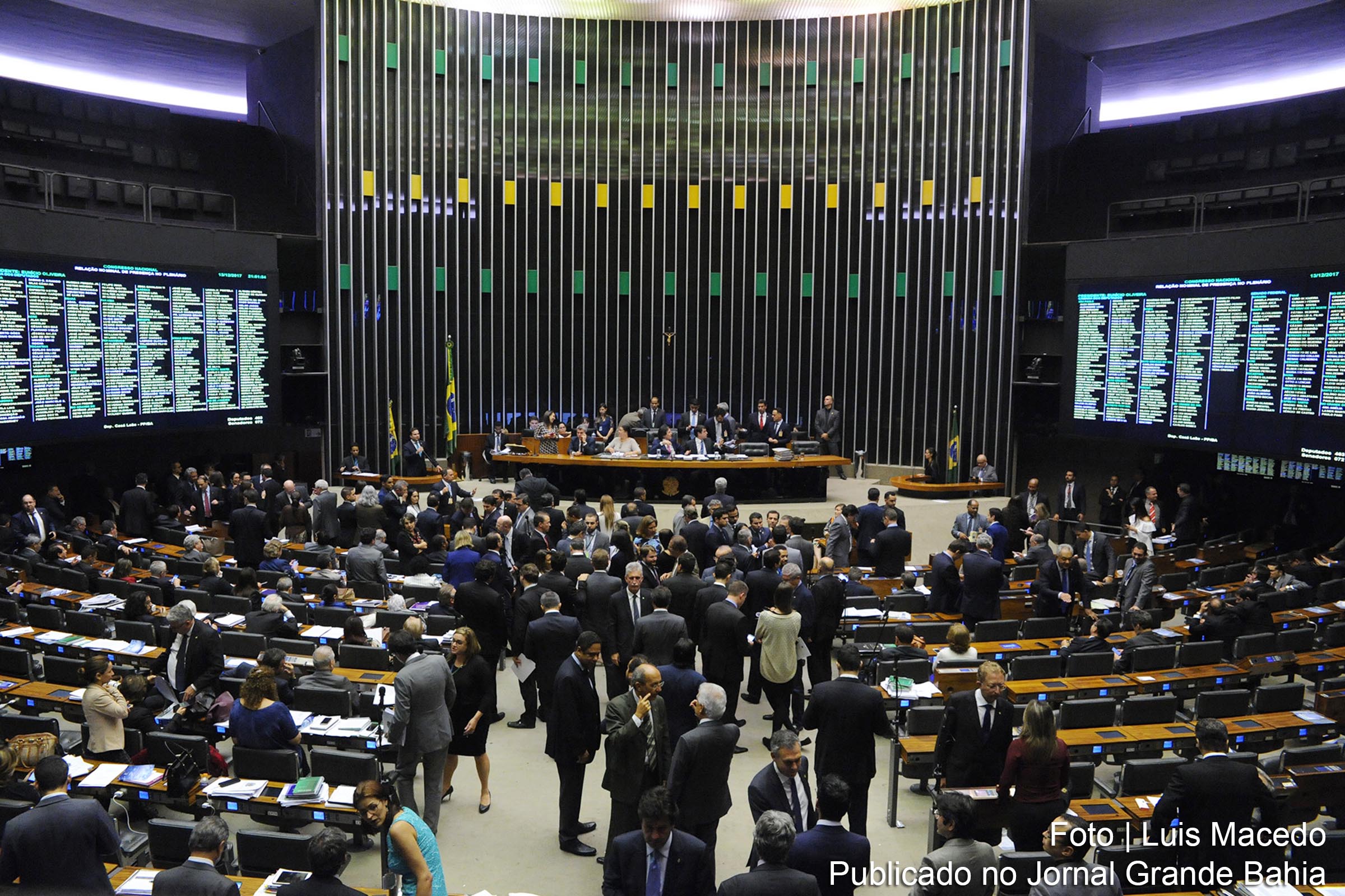 Sessão do Congresso Nacional para votação do orçamento de 2018. Parlamentares aprovaram texto que prevê deficit primário de R$ 157 bi para o governo federal no próximo ano. LDO previa deficit maior, de R$ 159 bilhões. 