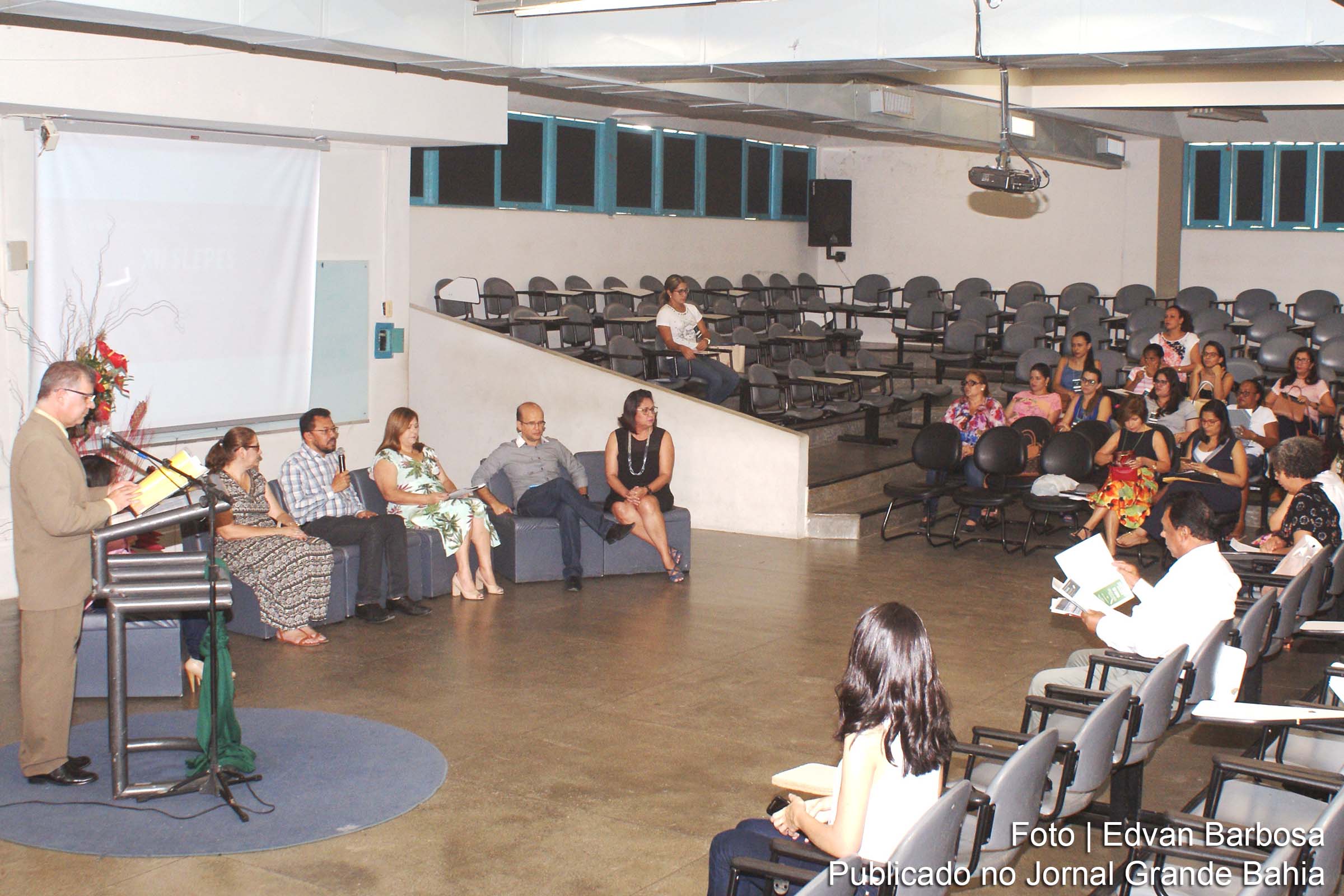 Seminário Internacional de Leitura e Produção no Ensino Superior ocorre na UEFS.