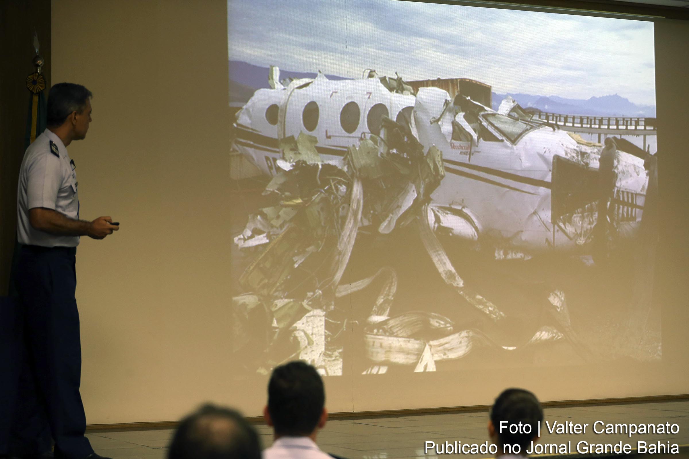 O coronel aviador Marcelo Moreno, do Cenipa, apresenta o relatório do acidente com a aeronave que matou o então ministro do Supremo Tribunal Federal Teori Zavascki.