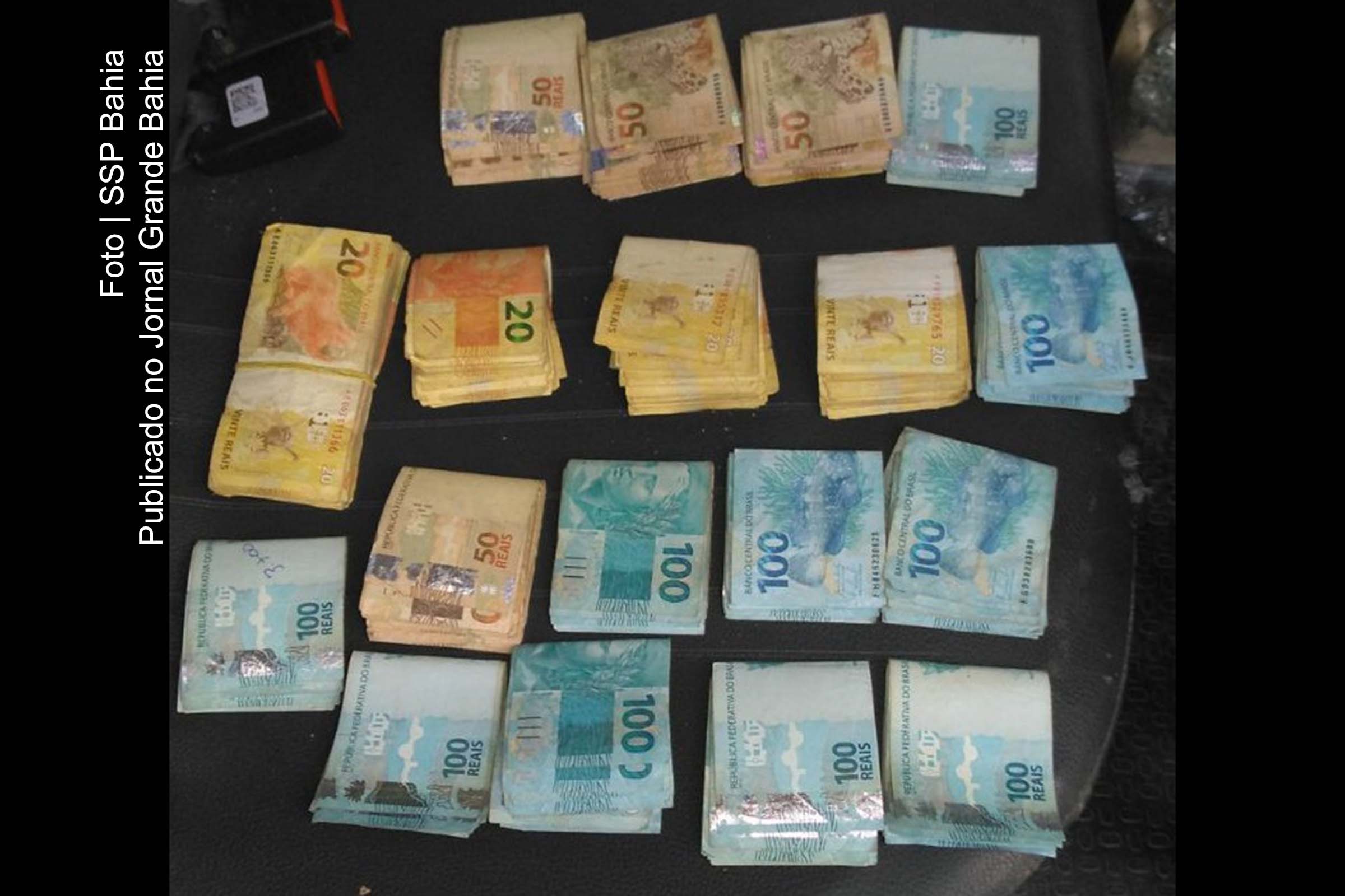 Dinheiro recuperado pela CIPE Caatinga em Abaré.