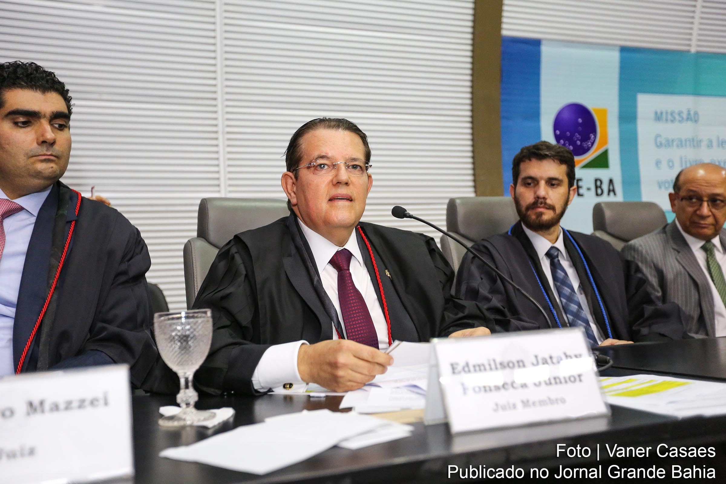 No caminho da tradição | Por Luiz Holanda