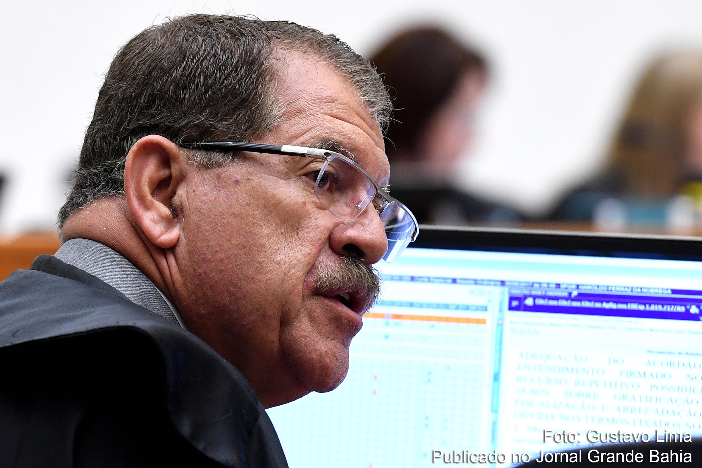 Ministro Humberto Martins nega anulação da transferência do ex-governador Sérgio Cabral para presídio em Curitiba.