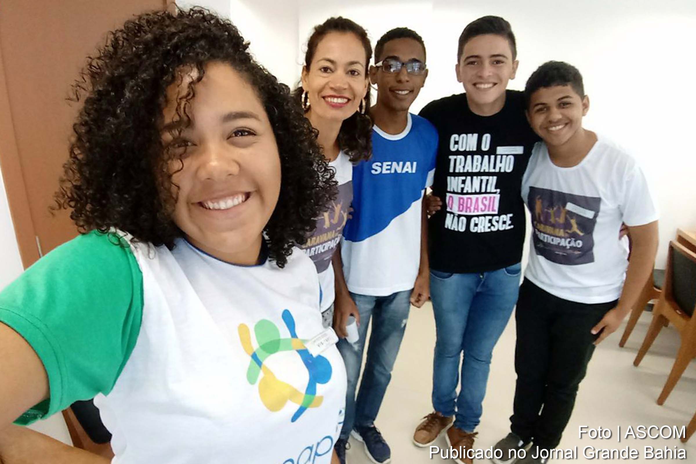 Integrantes da Caravana pelo Direito à Participação de Crianças e Adolescentes.