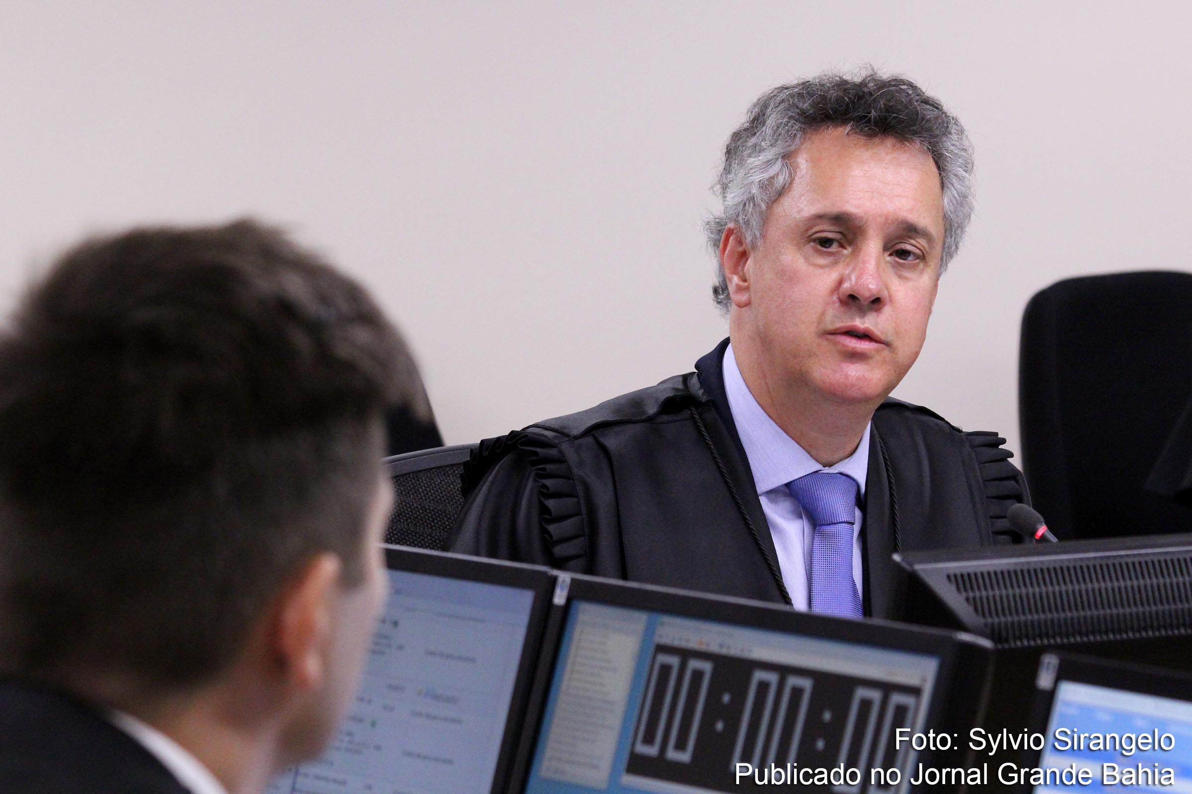 O relator, desembargador João Pedro Gebran Neto no julgamento de recursos da Lava Jato na 8ª Turma do TRF4.