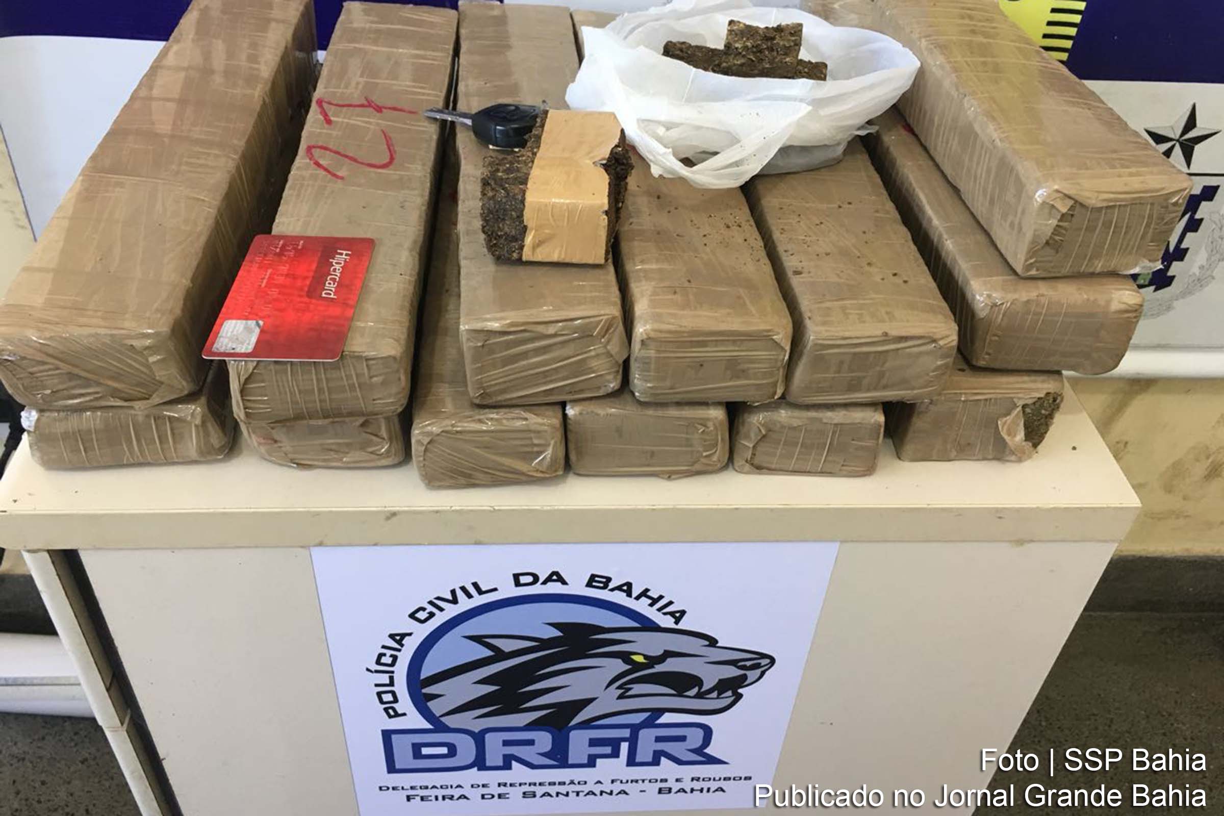 Polícia Militar e Polícia Civil apreendem 28 kg de maconha em Feira de Santana.
