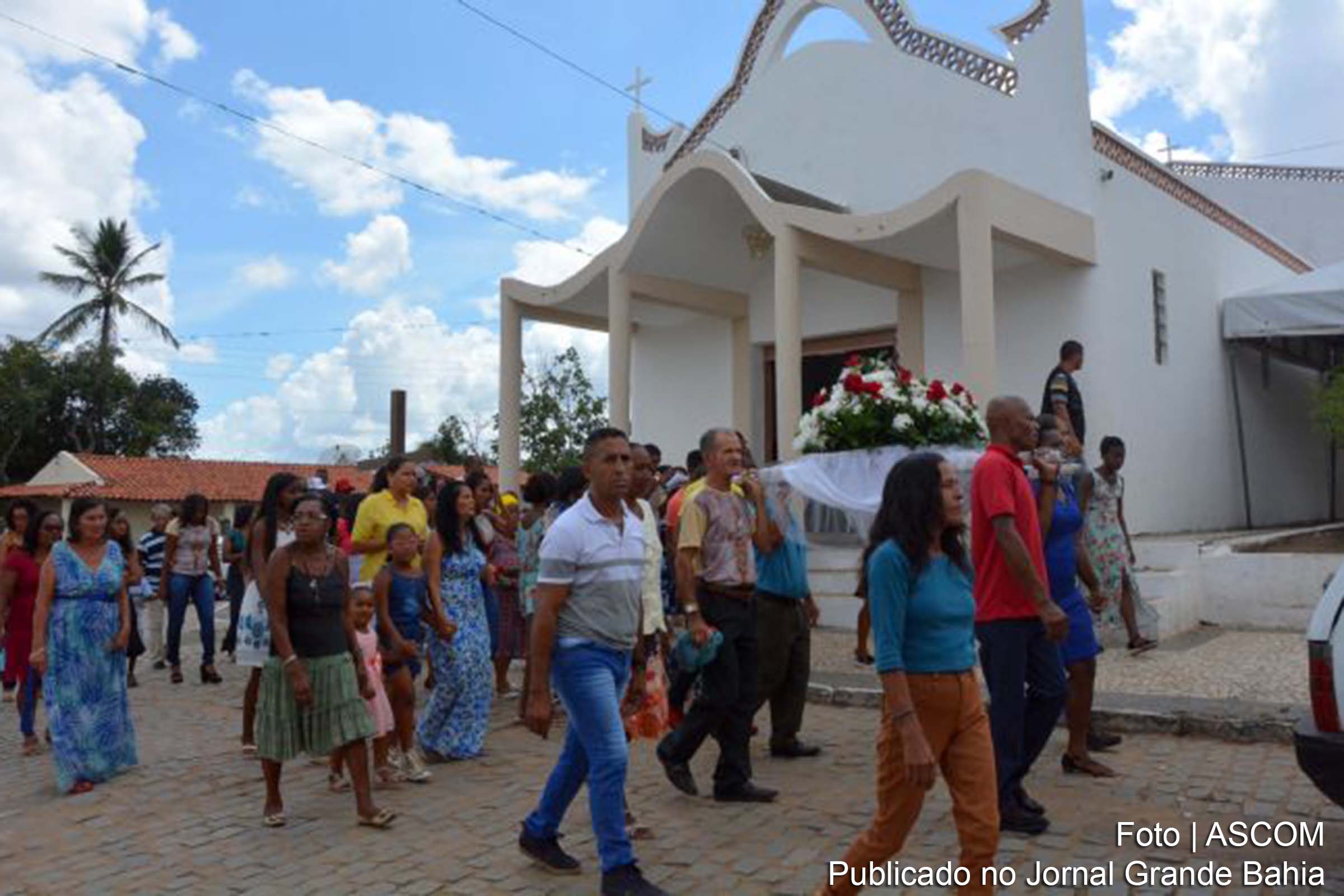 Procissão do Senhor do Bonfim realizada na comunidade de Terra Dura, no município de Feira de Santana.
