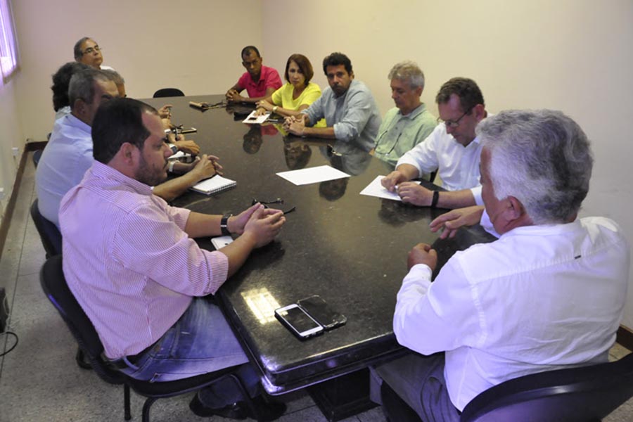Reunião na ADAB debate modernização da defesa agropecuária.