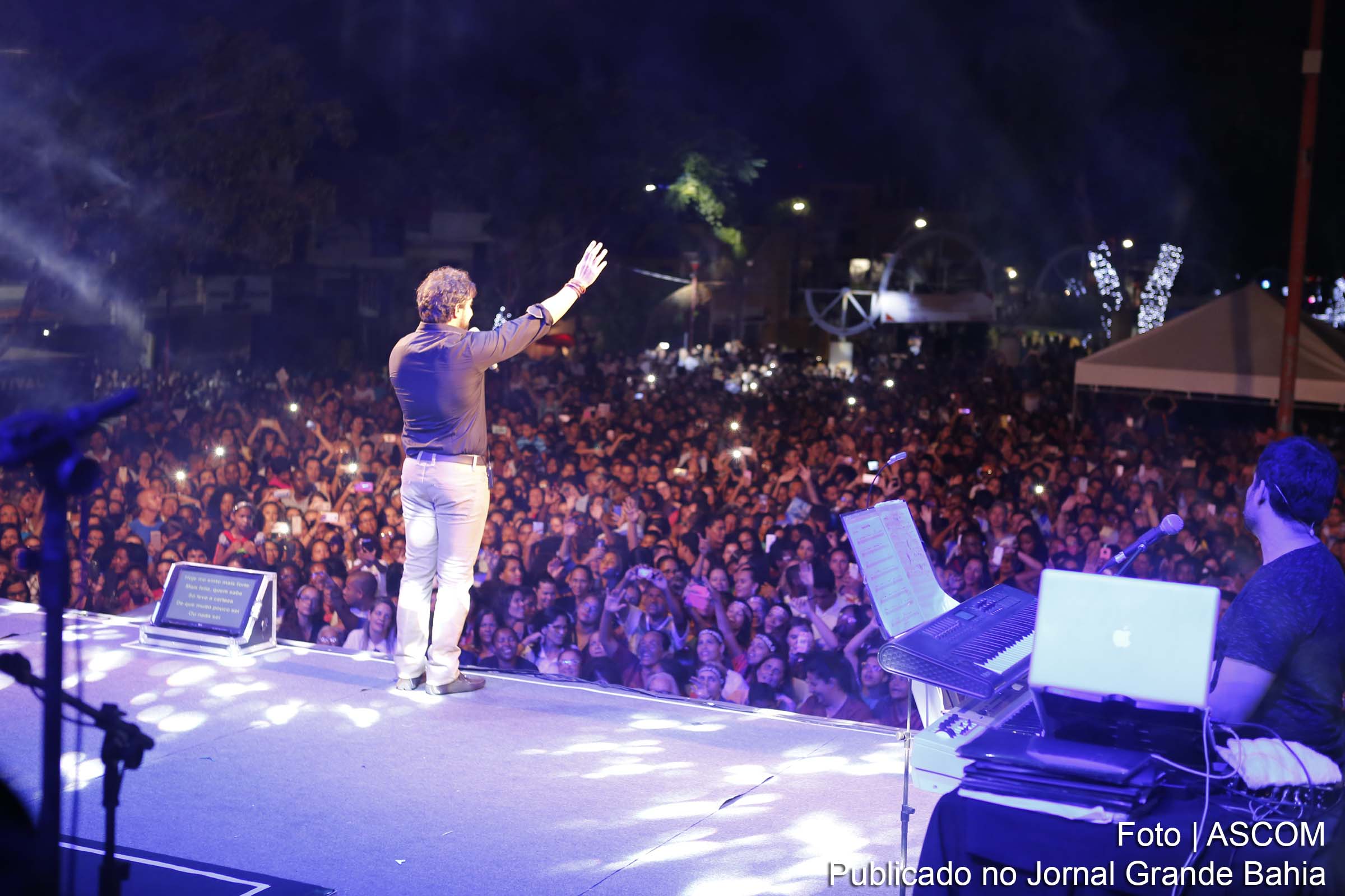 Show do Padre Fábio de Melo, em Lauro de Freitas.