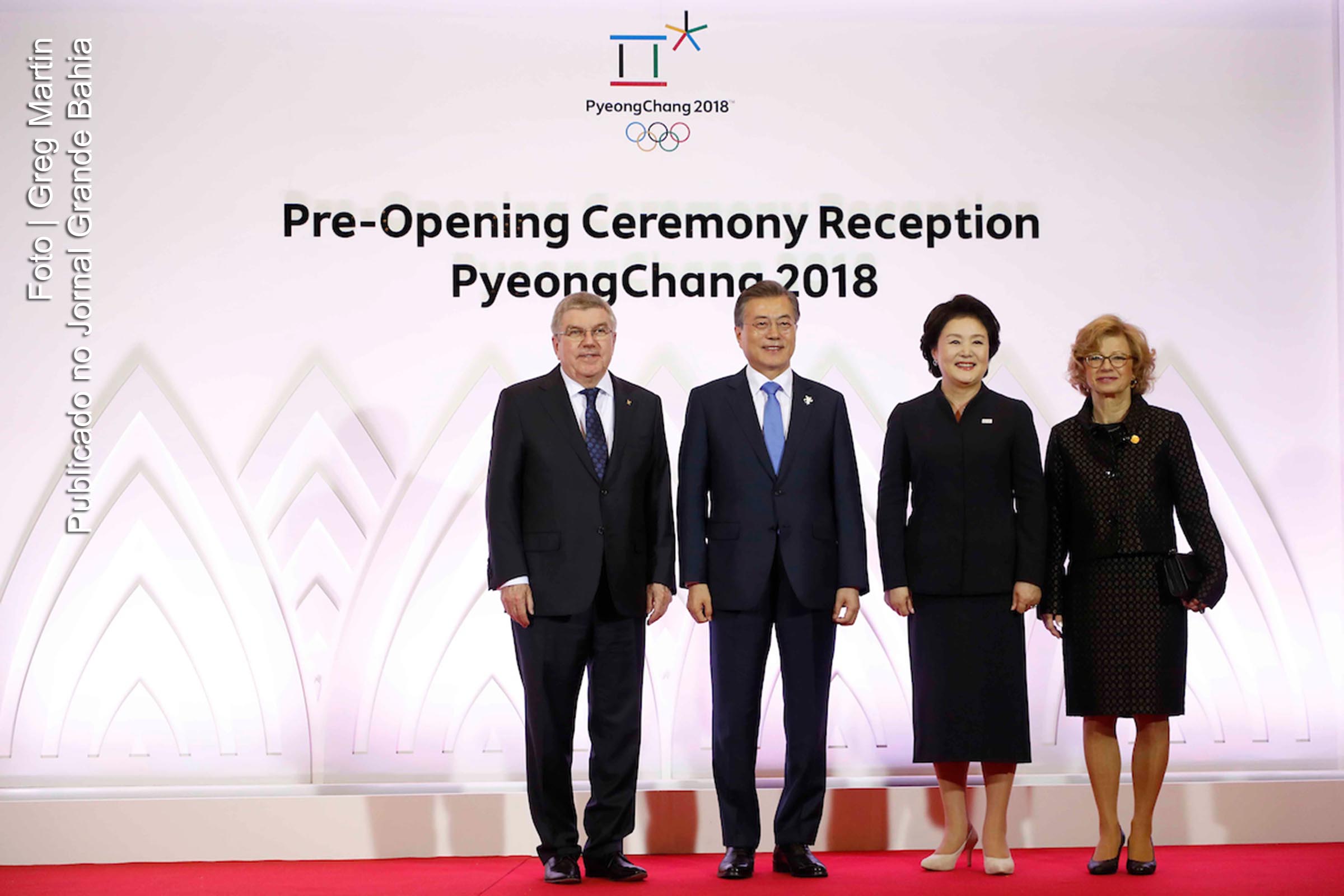 O Presidente do COI Thomas Bach e o Presidente sul-coreano Moon Jae-in durante cerimônia de abertura dos Jogos Olímpicos Pyeongchang.