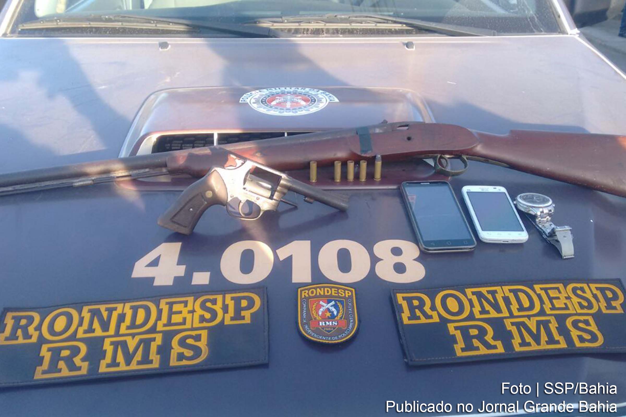 Armas apreendidas pela Rondesp RMS em Simões Filho.