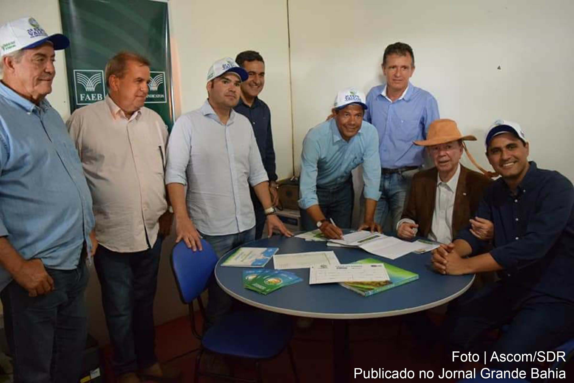 Vice-governador João Leão participa da ExpoVale em Itaberaba.
