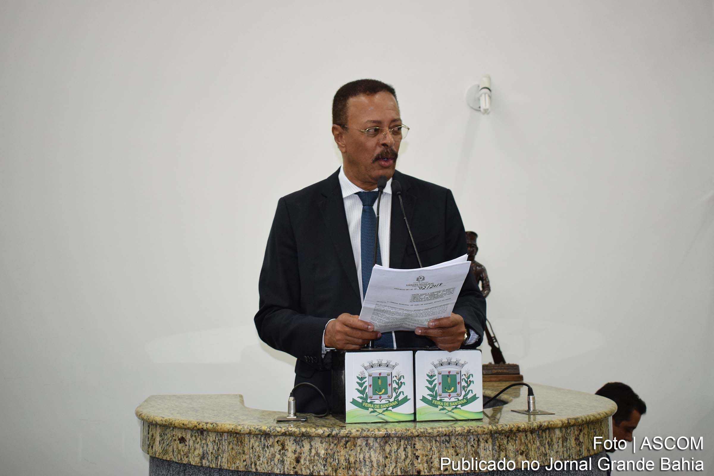 Alberto Nery: como uma praça é construída por empresa privada sem ordem do Município? Qual interesse dessa empresa em fazer esta praça?