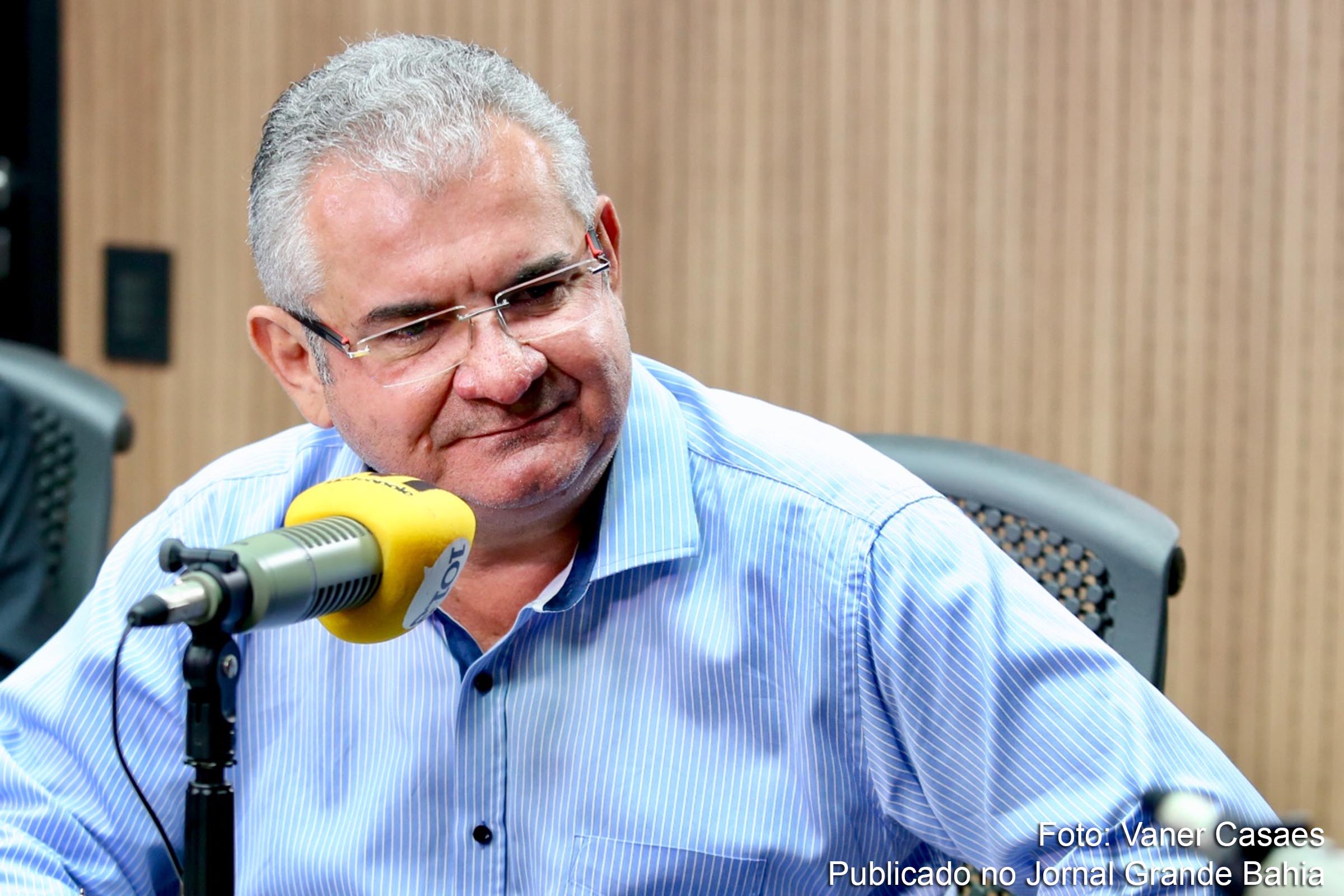 Consternado, deputado Angelo Coronel fez questão de se solidarizar com a comunidade do bairro de Pituaçu, em Salvador.