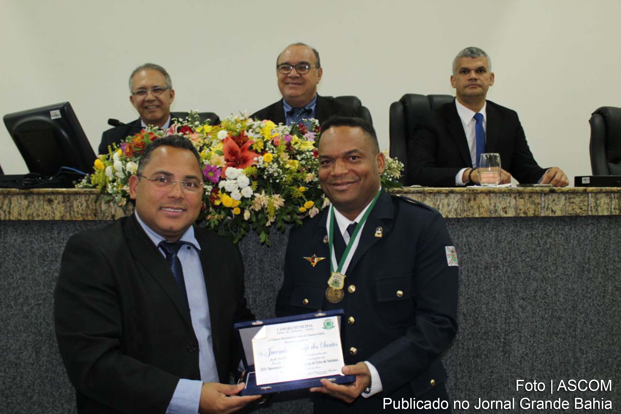 Jucemir Araújo dos Santos é homenageado durante sessão solene em comemoração aos 125 anos da Guarda Municipal de Feira de Santana.