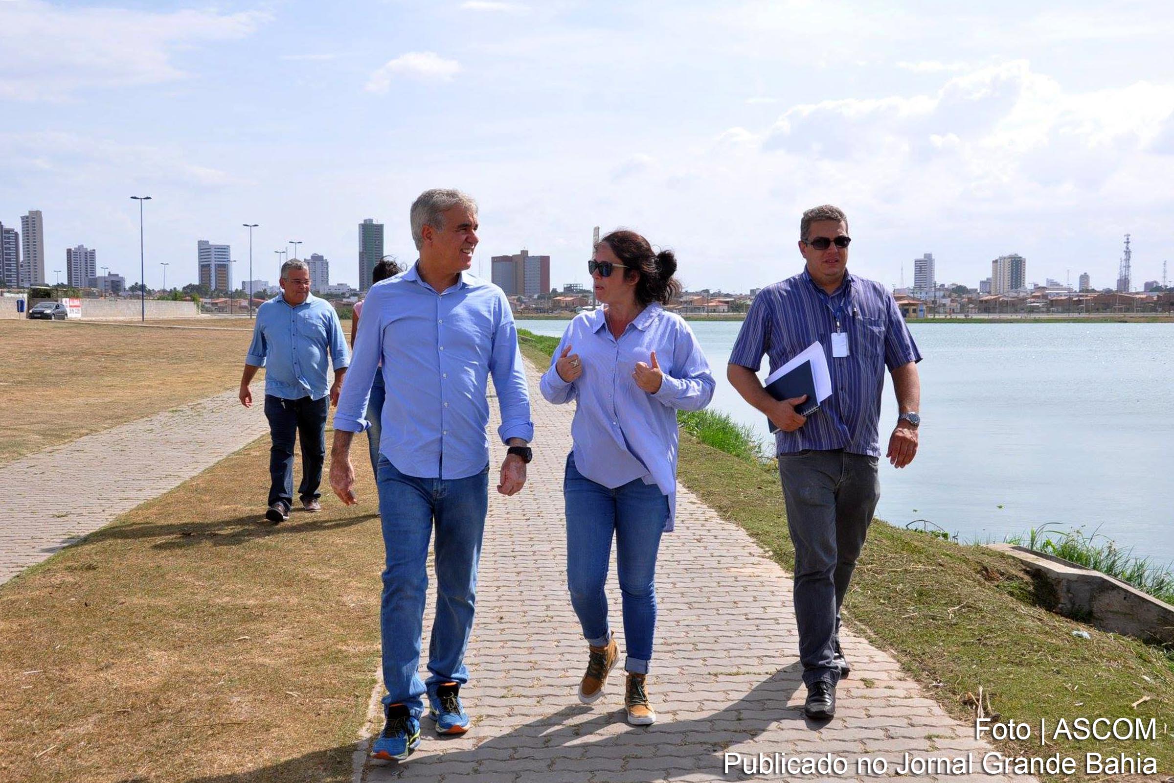 Deputado José Cerqueira Neto (Zé Neto) inspeciona obras da Lagoa Grande, em Feira de Santana.