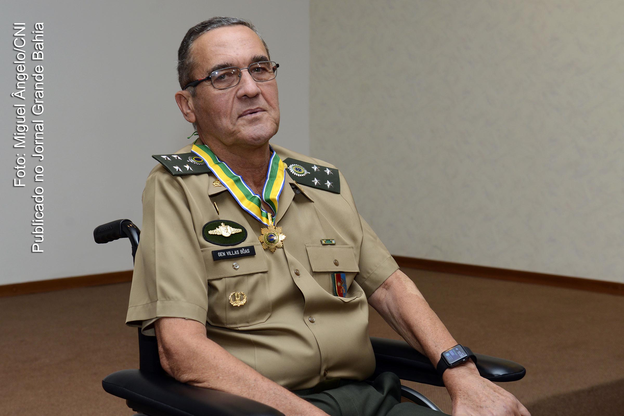 General Eduardo Dias da Costa Villas Bôas é o comandante do Exército Brasileiro, desde 5 de fevereiro de 2015.
