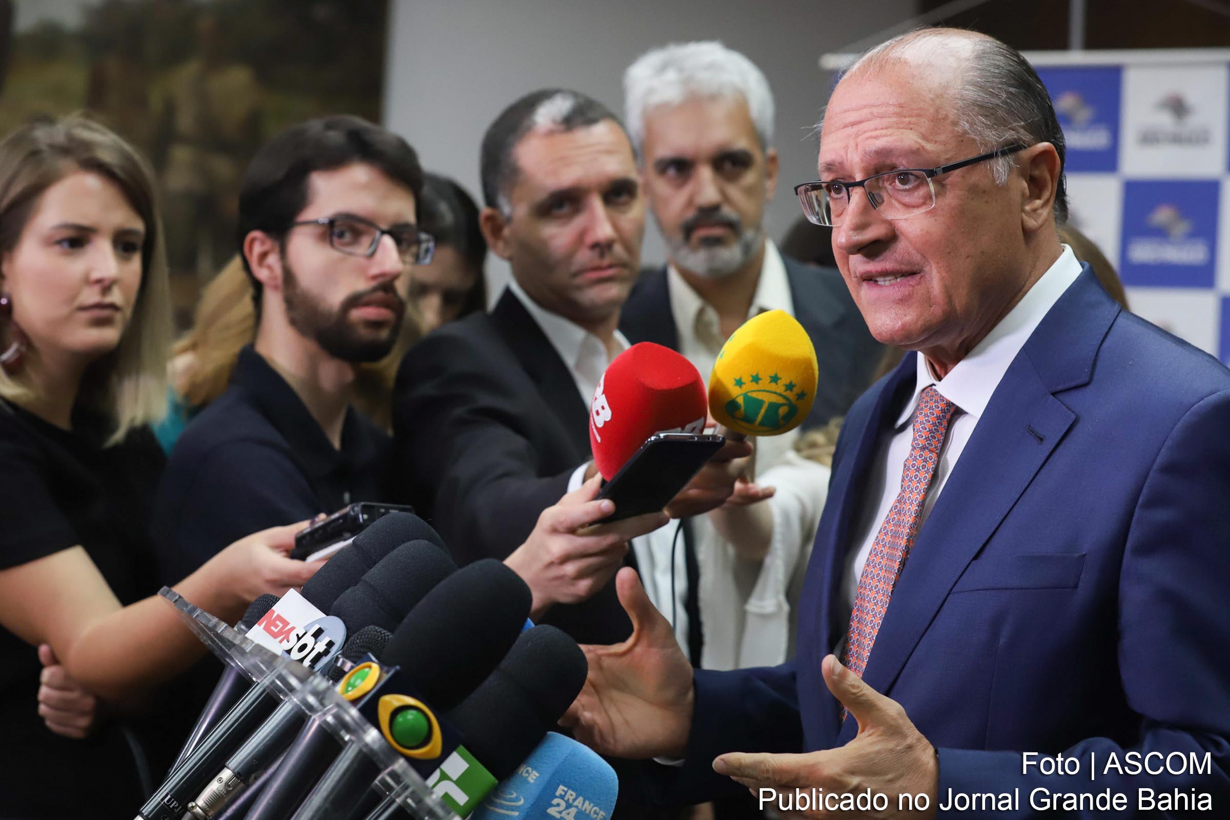 Geraldo Alckmin: Destravar a economia, desburocratizar, reforma tributária, reforma da Previdência, juros mais baixos.