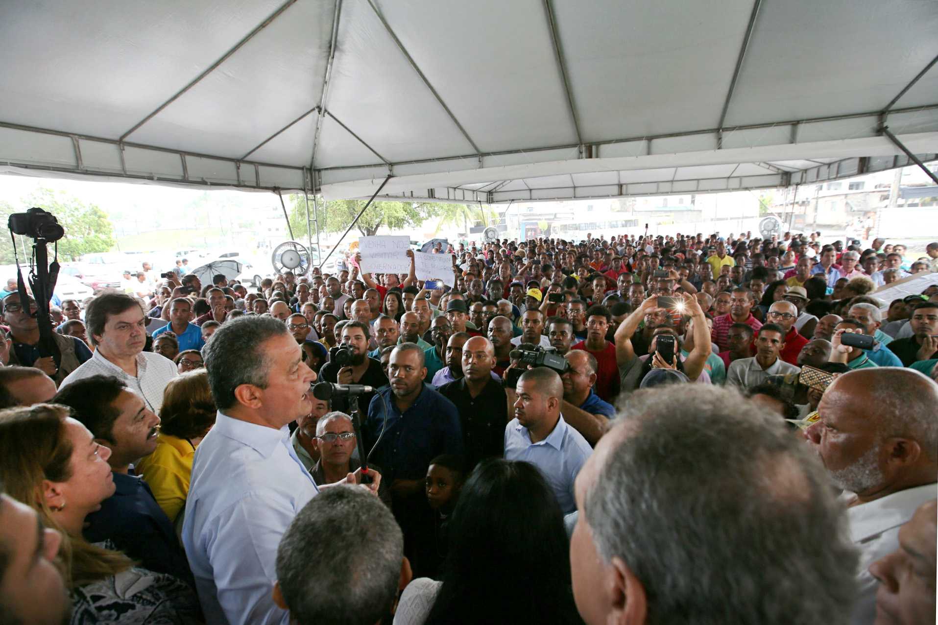 Governador Rui Costa assina ordem de serviço para a construção da Policlínica de Escada.
