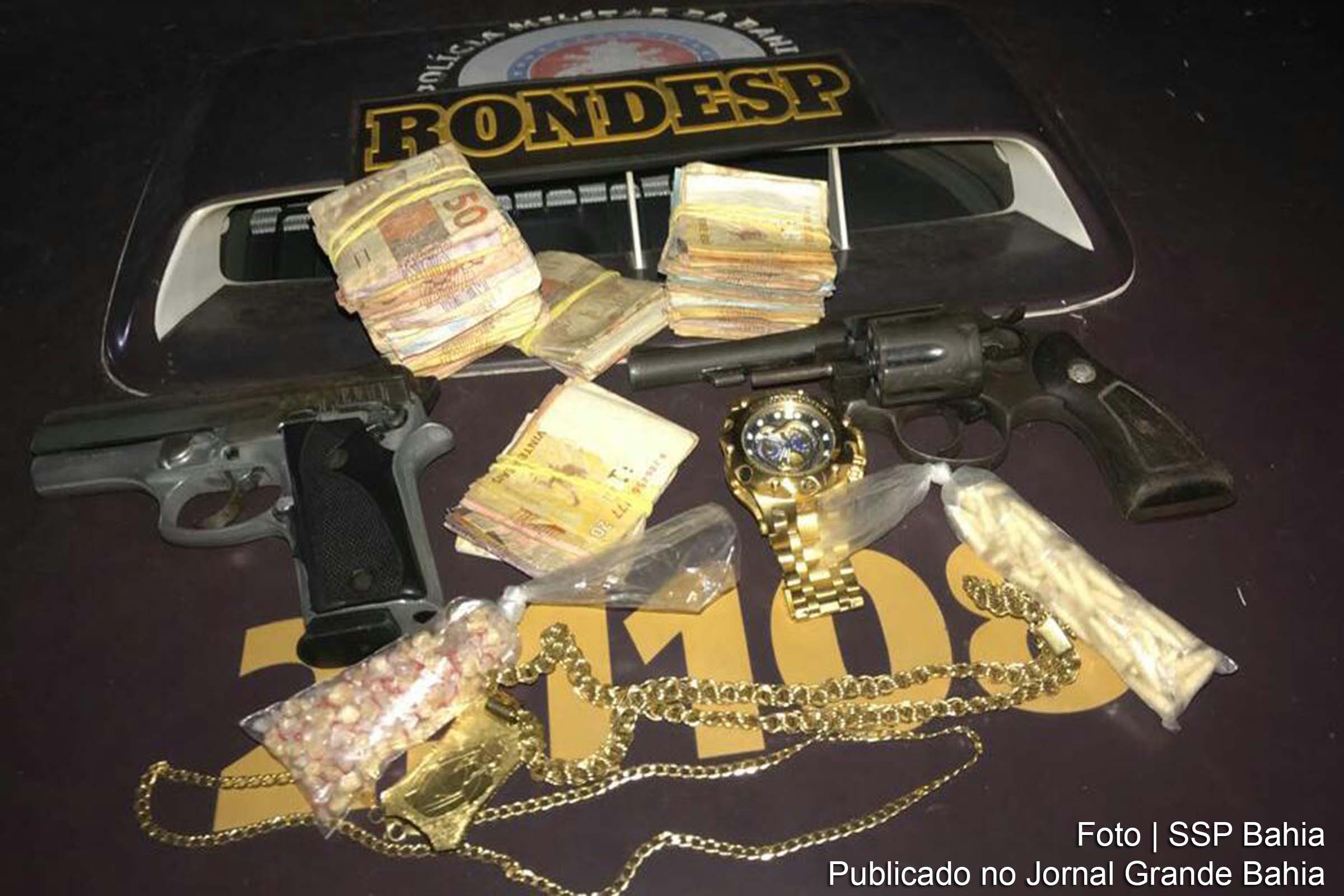 Materiais apreendidos pela Rondesp Atlântico em Salvador.