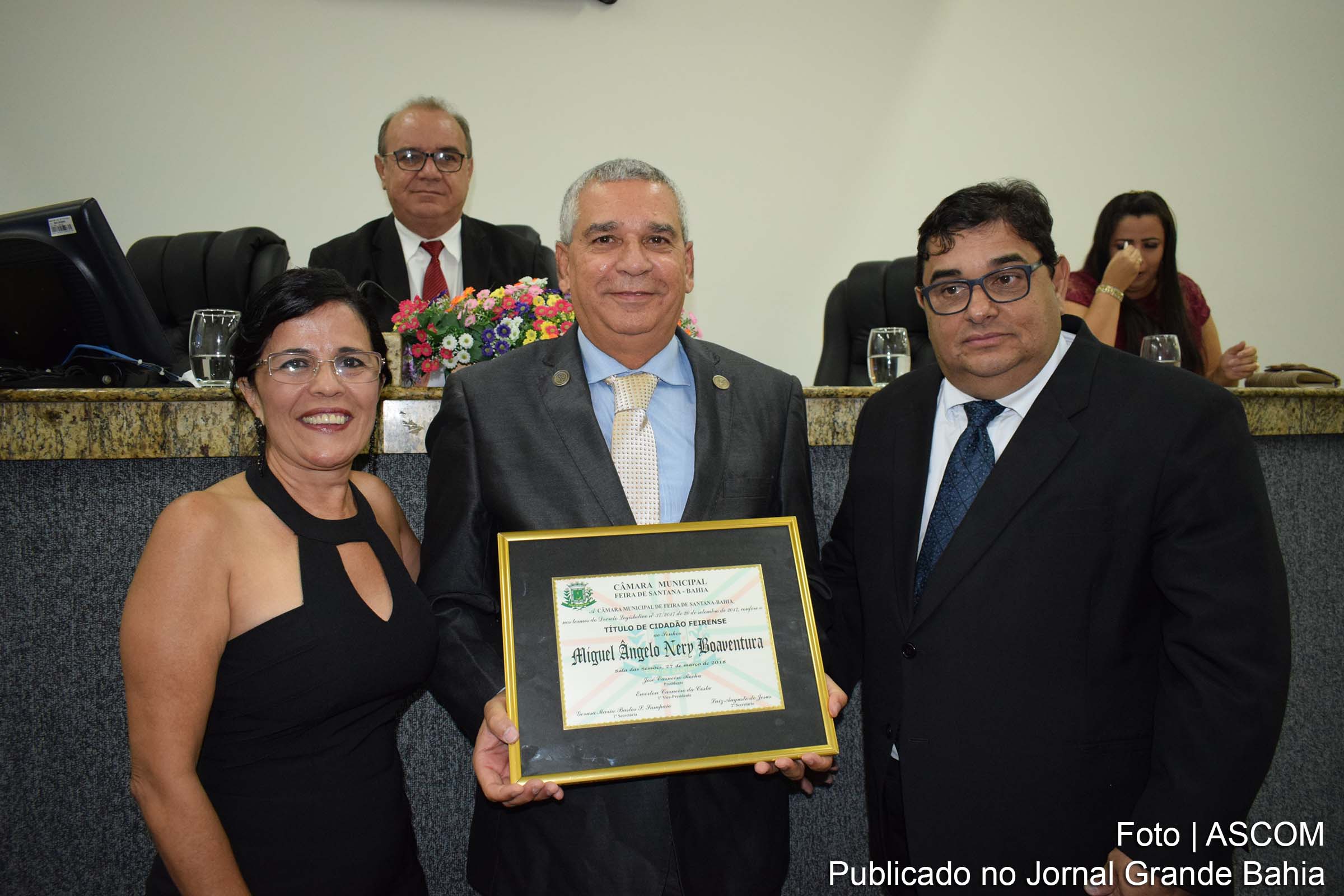 Miguel Boaventura recebe Título de Cidadania na Câmara Municipal de Feira de Santana.