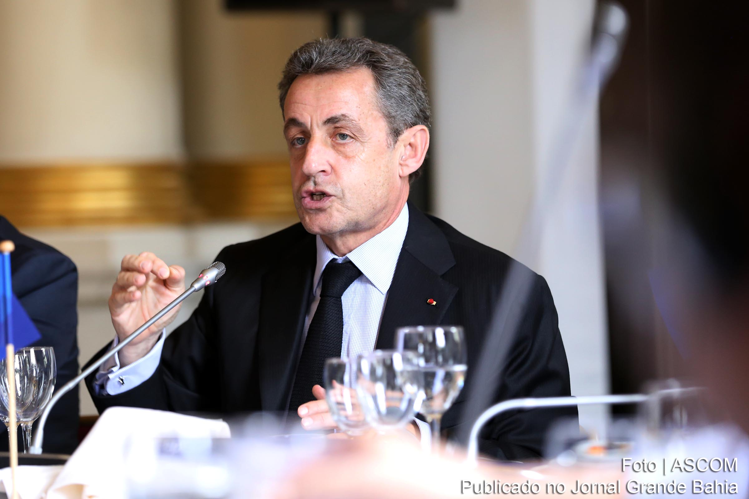 Ex-presidente Nicolas Sarkozy depõe pelo segundo dia na delegacia anticorrupção de Nanterre, periferia de Paris.