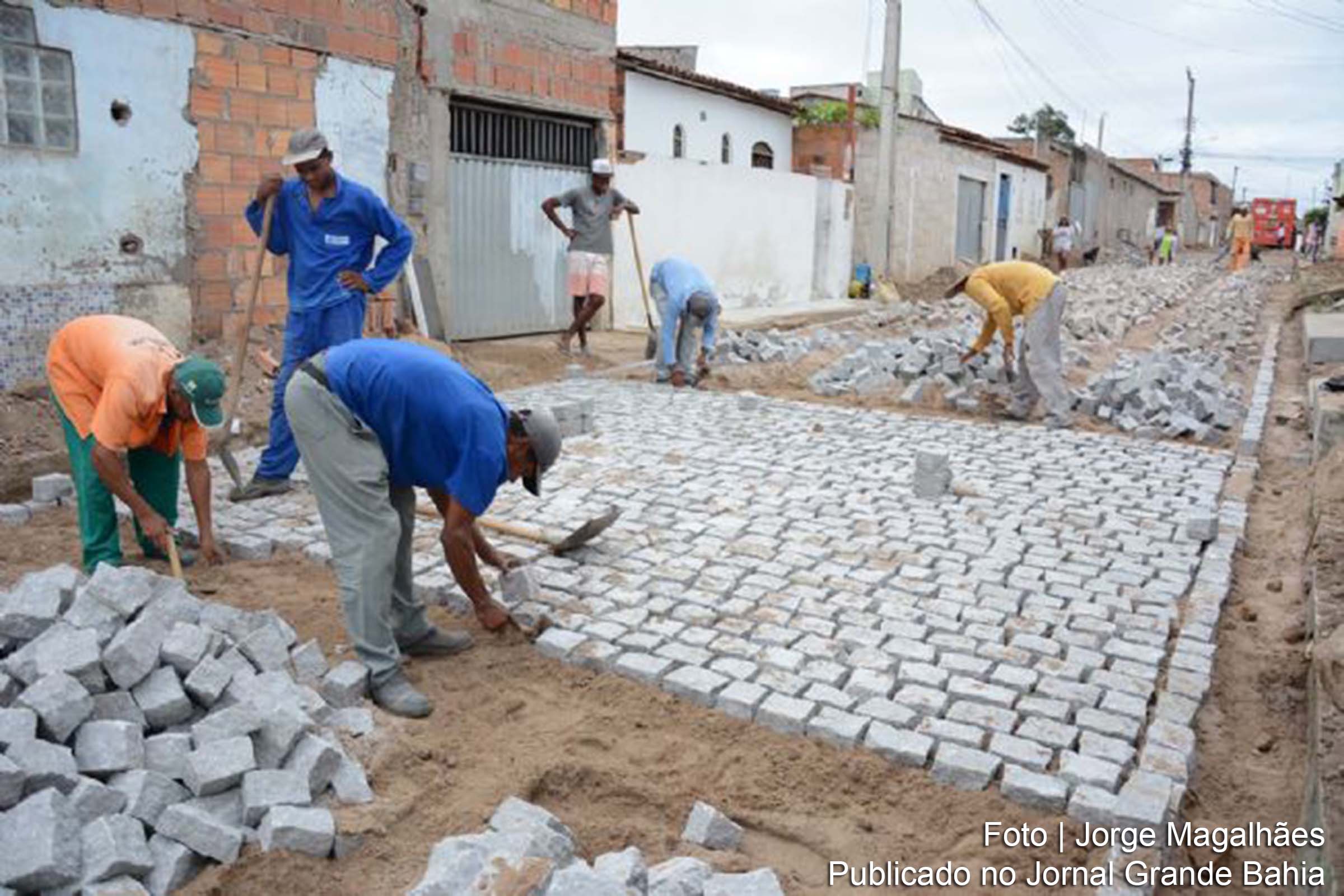 Obras de pavimentação em Feira de Santana.