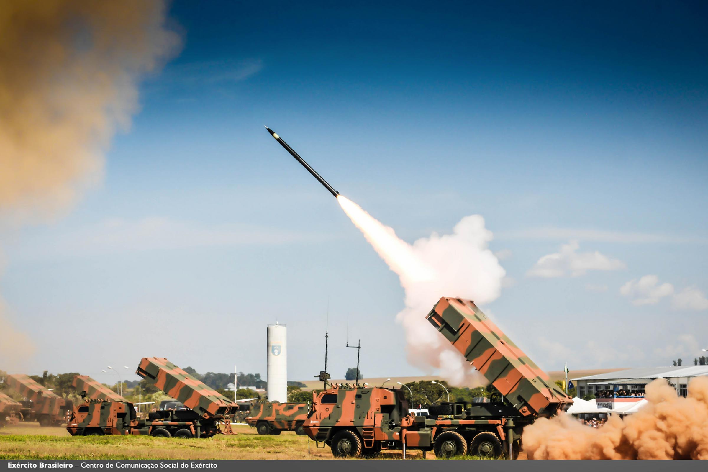 Sistema de lançamento de bombas de fragmentação.