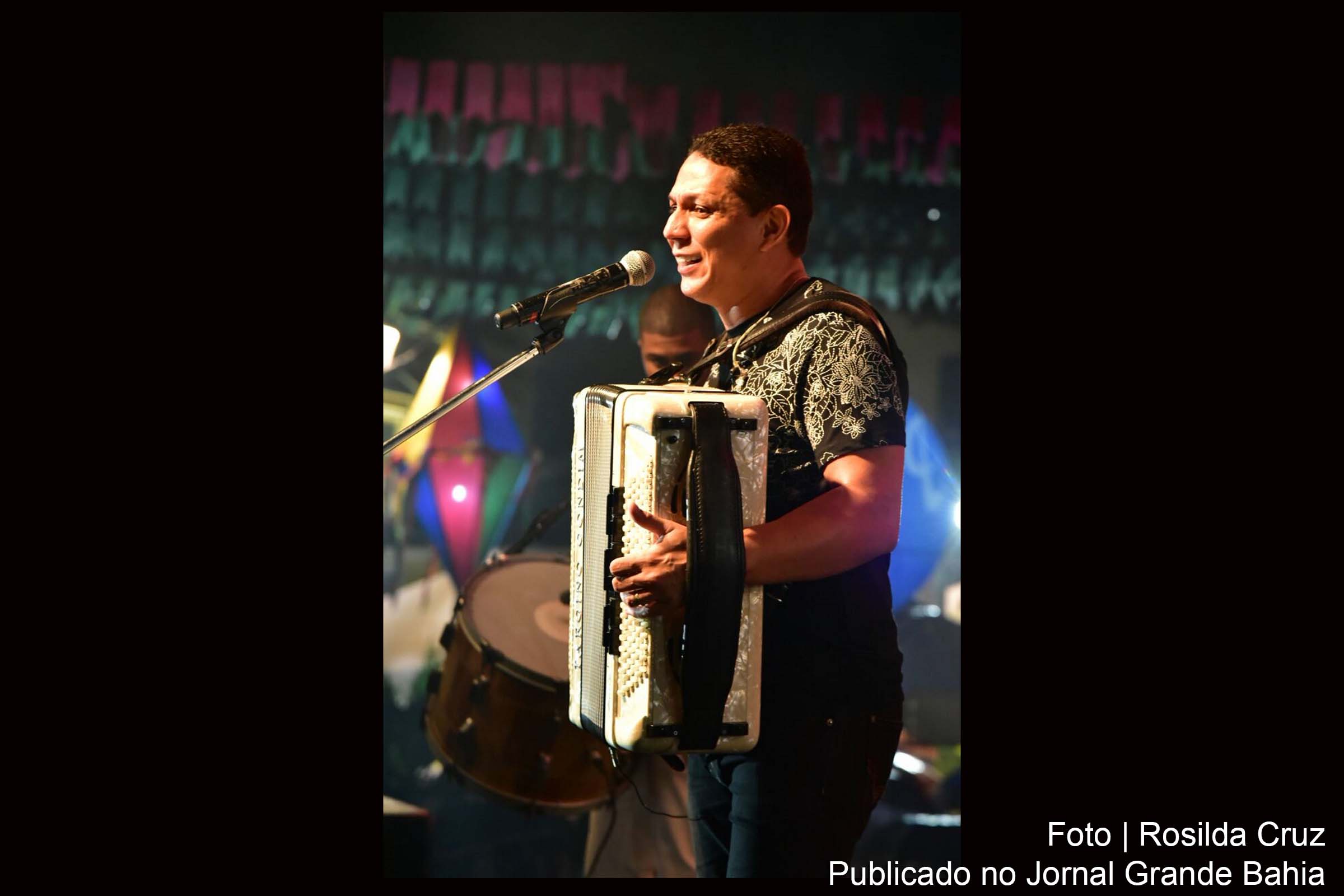 Cantor Targino Gondim apresenta show durante o 'Conecta Chapada'