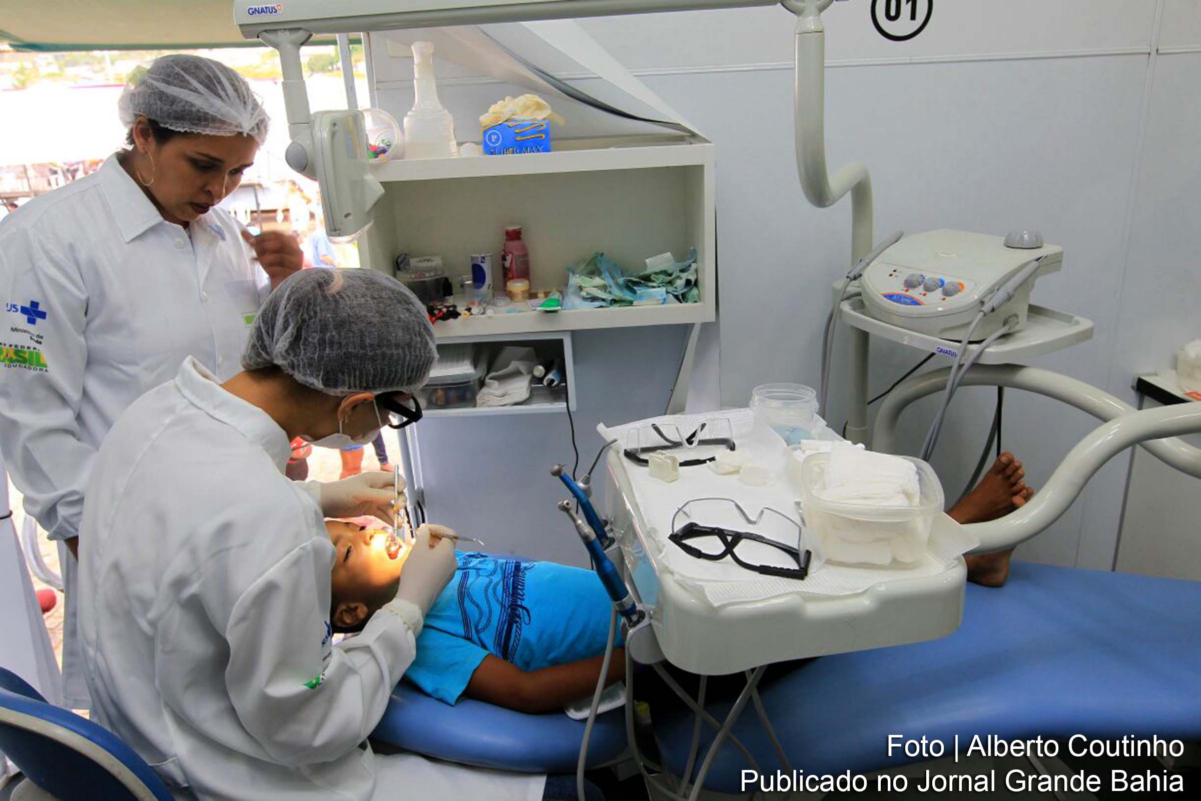Voluntárias Sociais da Bahia promovem a Feira Cidadã, levando a população atendimento odontológico, oftalmológico, exames de prevenção ao câncer e emissão de documentos, no município de Ituberá.