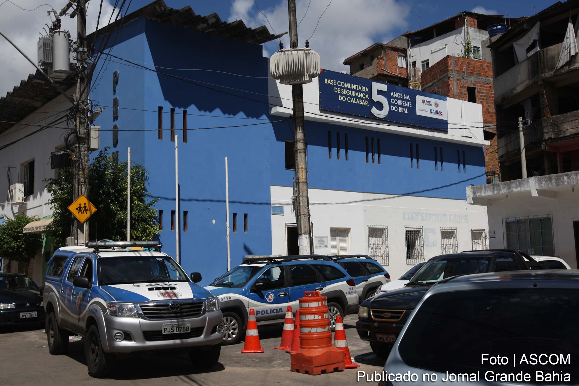 Fachada da Base Comunitária do Calabar, em Salvador.