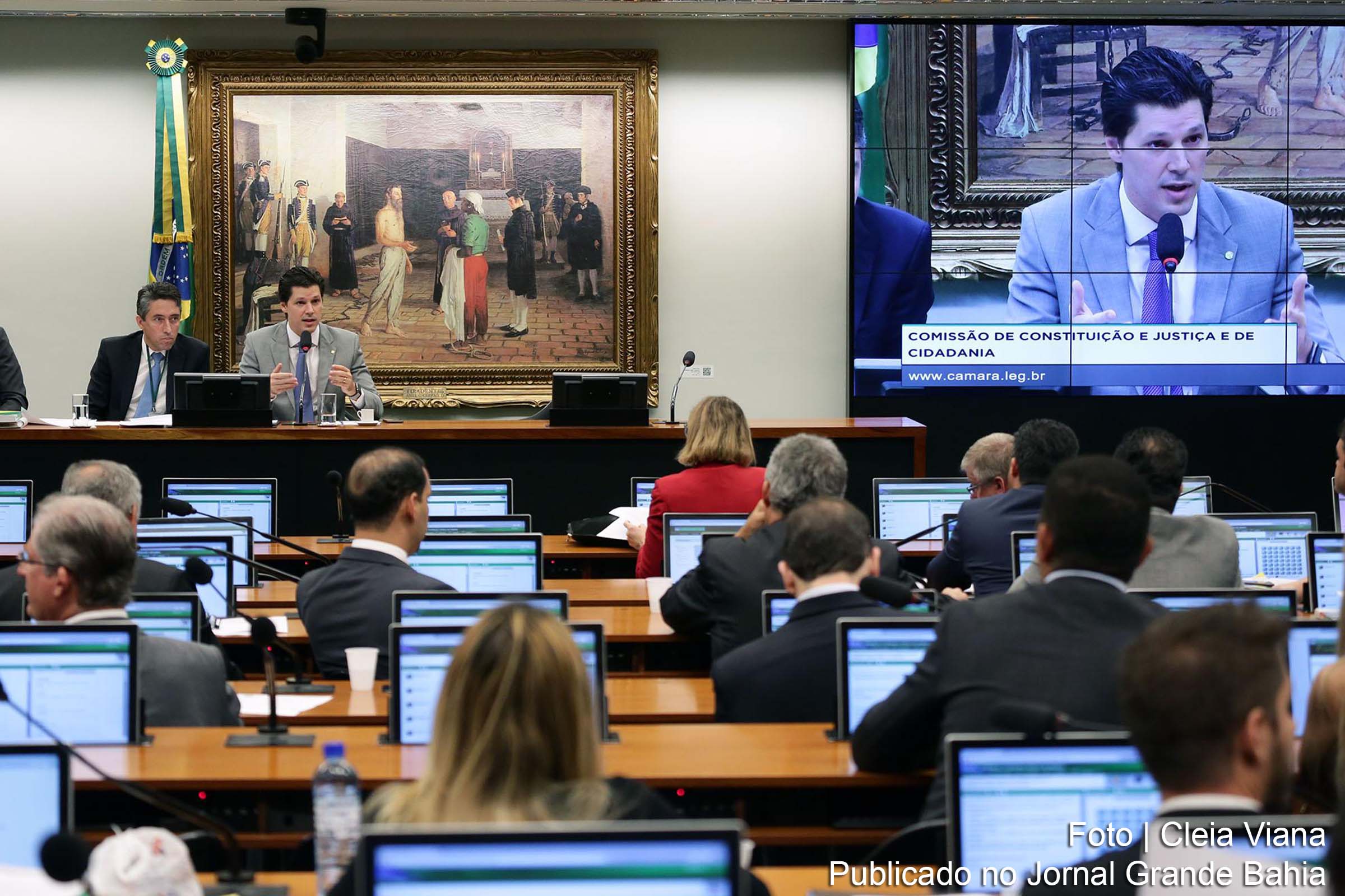 A CCJ da Câmara retomou os trabalhos em reunião nesta quarta-feira.
