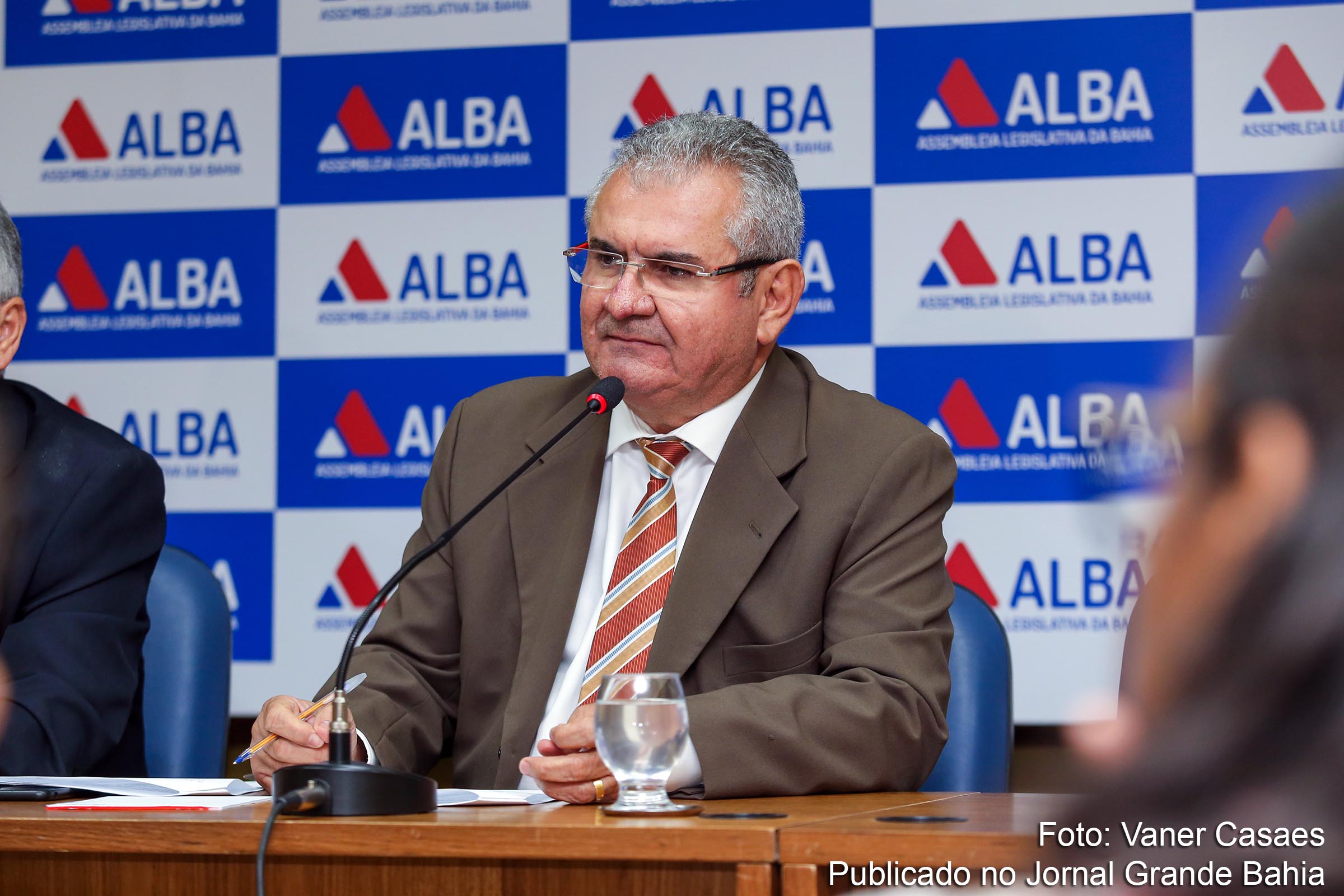 Ângelo Mario Coronel de Azevedo Martins.
