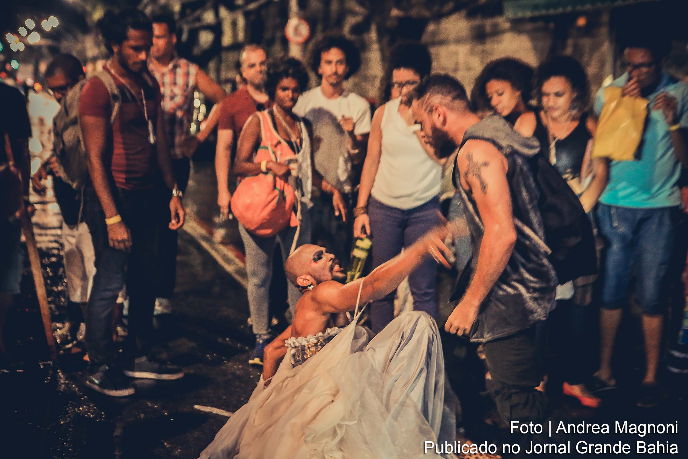 Cena do espetáculo 'Ruína de Anjos'.