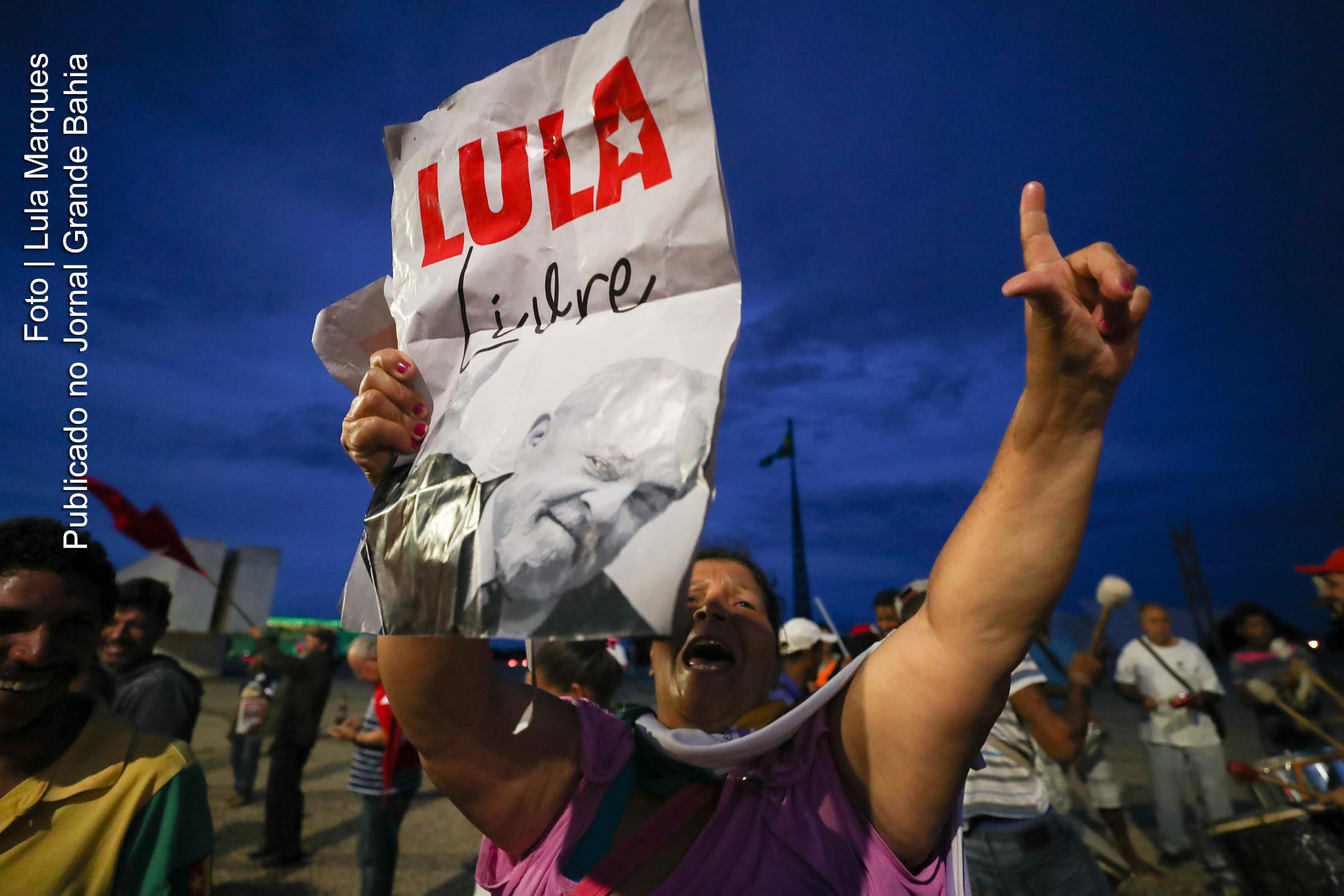 Cidadã protesta por ‘Lula livre!’.