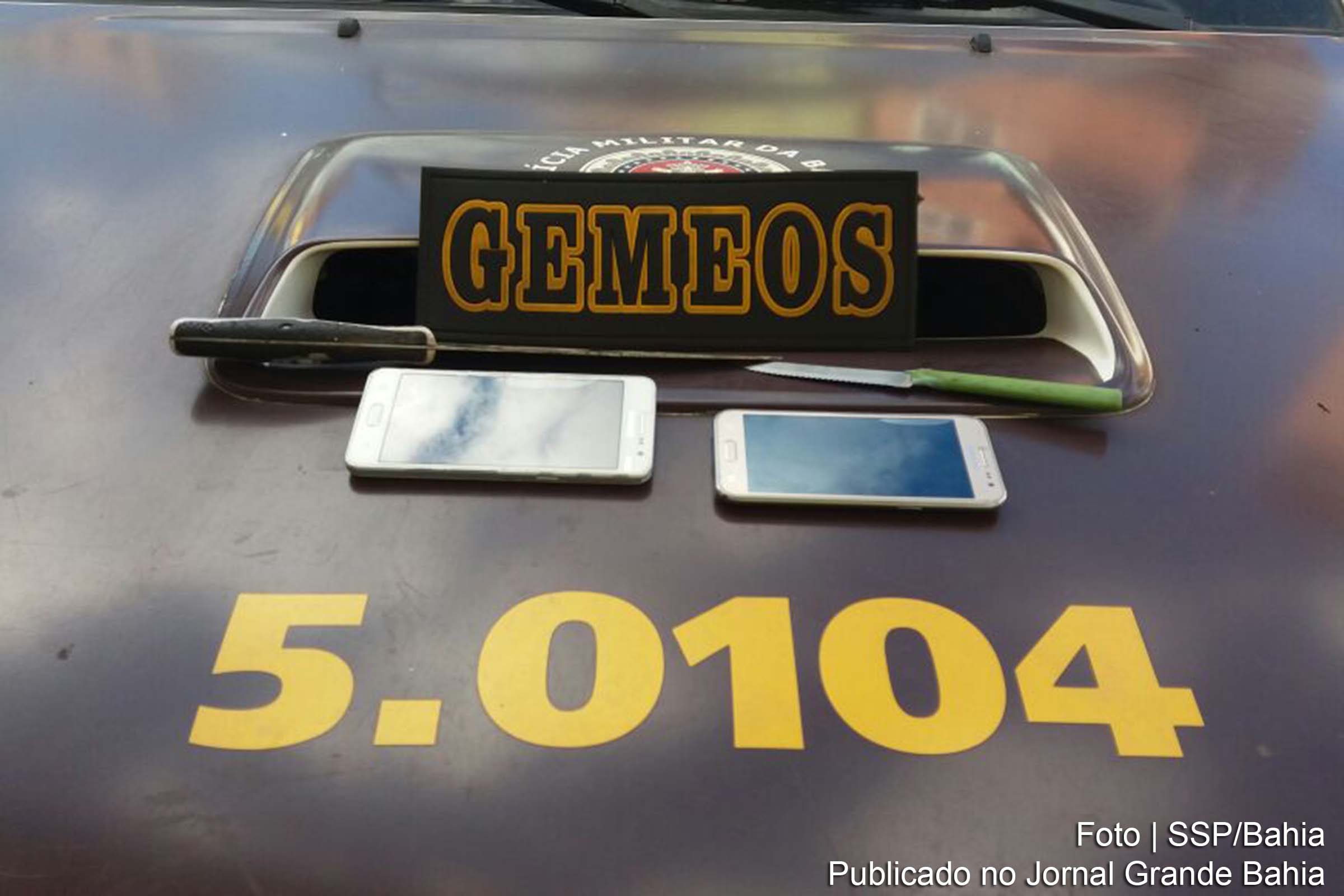 Equipes da Operação Gêmeos e da 12ª CIPM recuperam celulares e apreendem armas em Salvador.