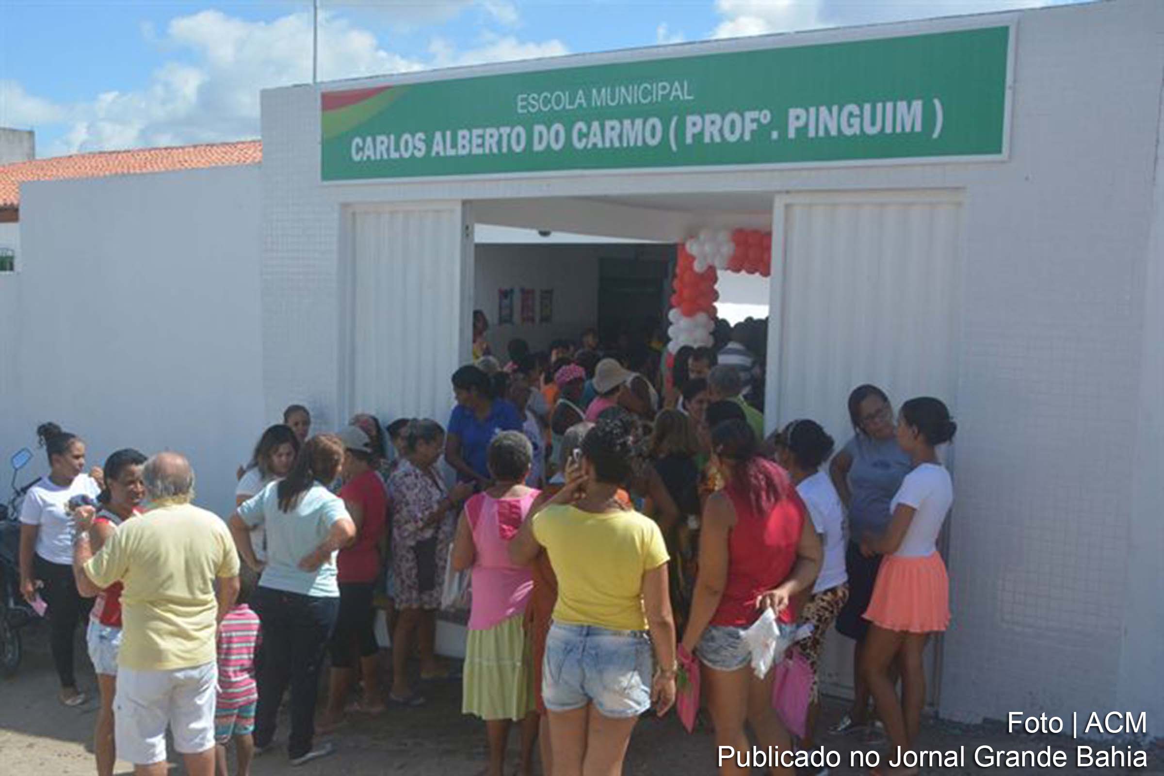 Inauguração da Escola Carlos Alberto do Carmo no Conjunto Feira IX, em Feira de Santana.